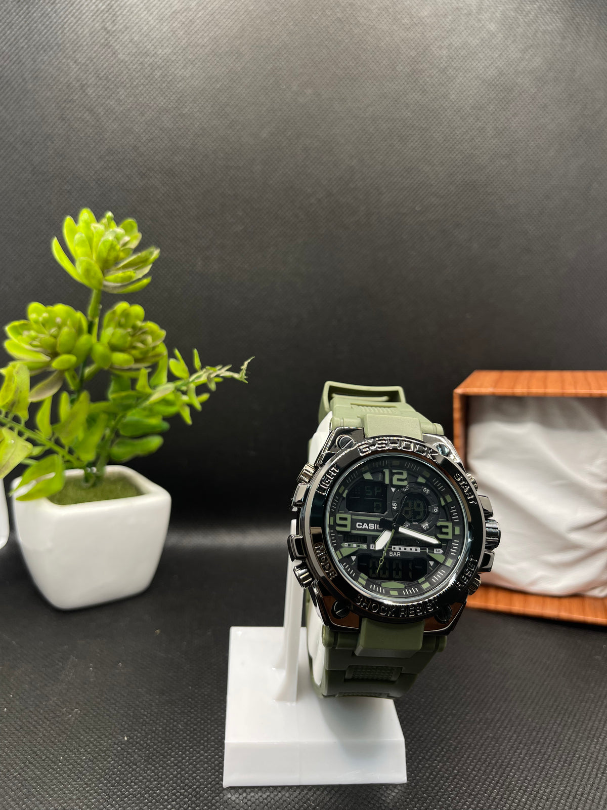 20 BAR ARMY GREEN STAINLESS STEEL BACK H-WATER RESIST