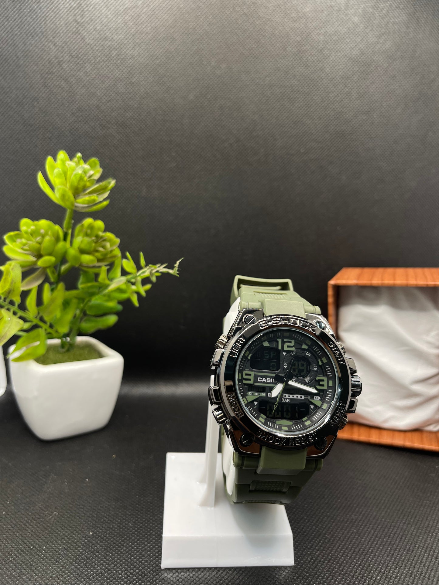 20 BAR ARMY GREEN STAINLESS STEEL BACK H-WATER RESIST