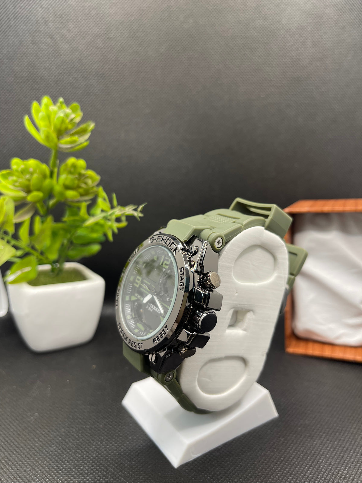 20 BAR ARMY GREEN STAINLESS STEEL BACK H-WATER RESIST