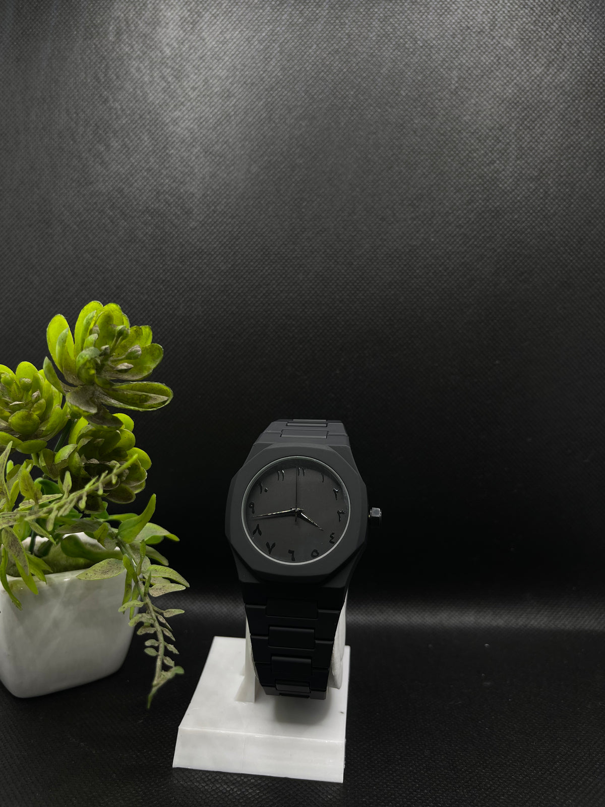 BLACK ARABIC AURA WATCH BLACK DIAL IN FIBER STRAP