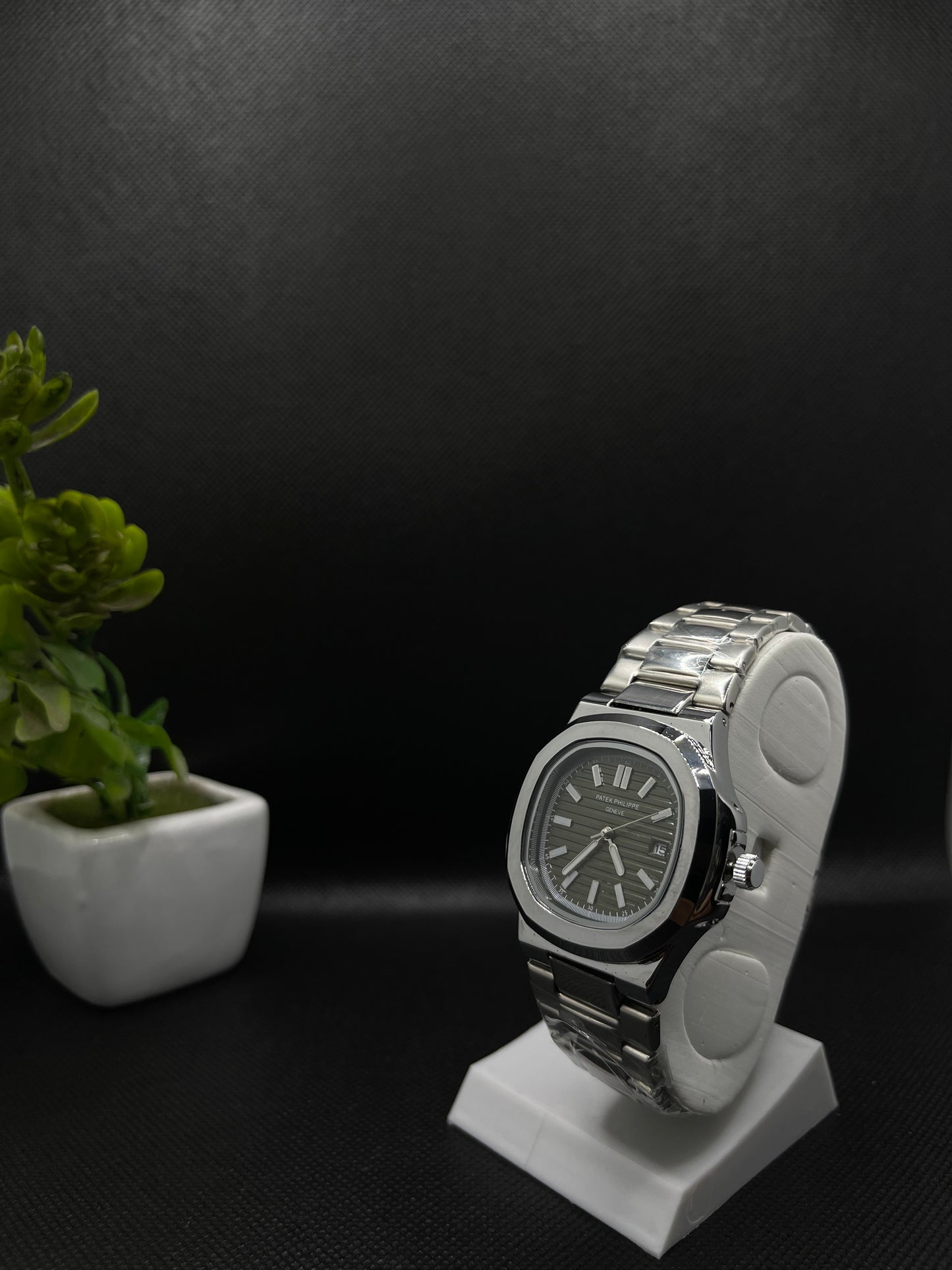 PP GENEVE IN GREEN DIAL WITH DATE STAINLESS STEEL STRAP