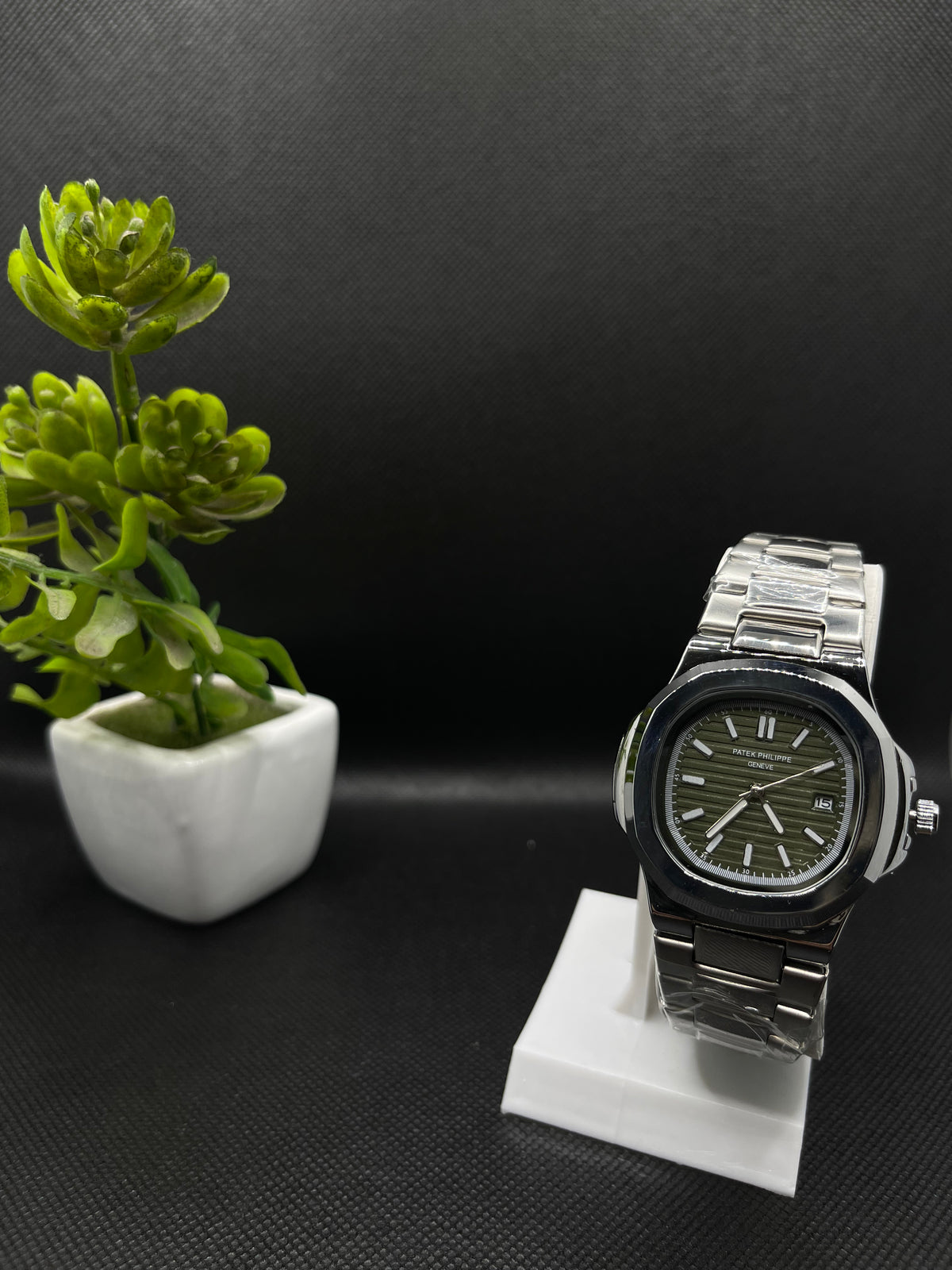 PP GENEVE IN GREEN DIAL WITH DATE STAINLESS STEEL STRAP