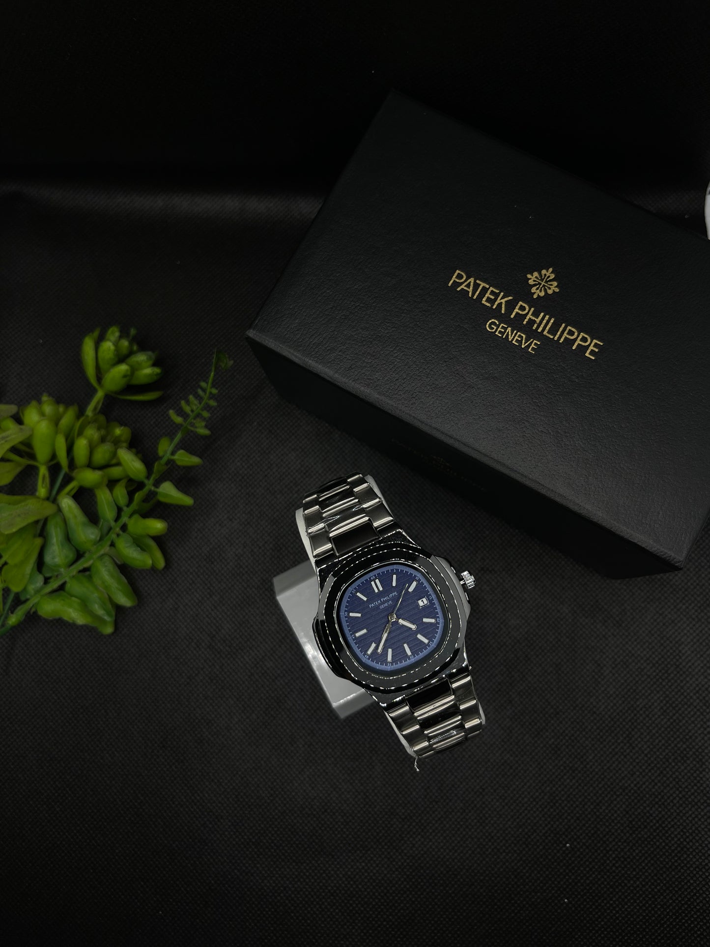 PP GENEVE IN BLUE DIAL WITH DATE STAINLESS STEEL STRAP