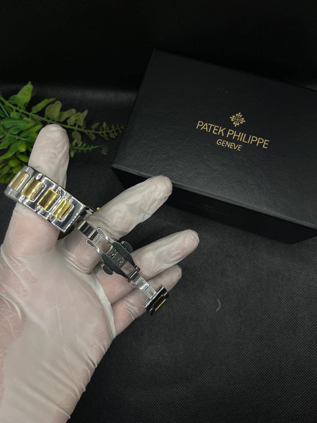 PP GENEVE IN GOLDEN ARABIC DIAL WITH DATE STAINLESS STEEL STRAP