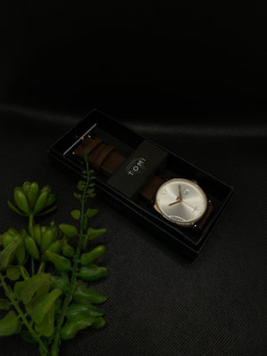 TOMI DARK BROWN LEATHER STRAP IN OFF WHITE DIAL WITH DATE