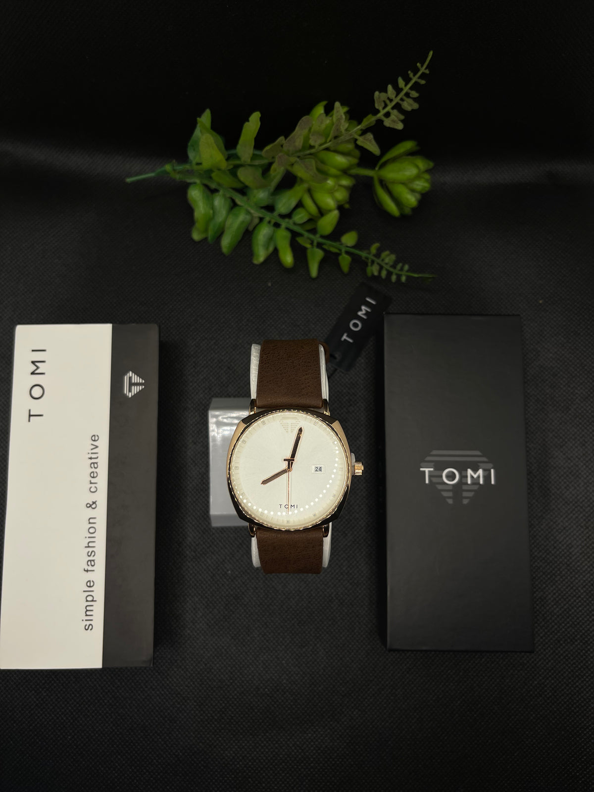 TOMI DARK BROWN LEATHER STRAP IN OFF WHITE DIAL WITH DATE