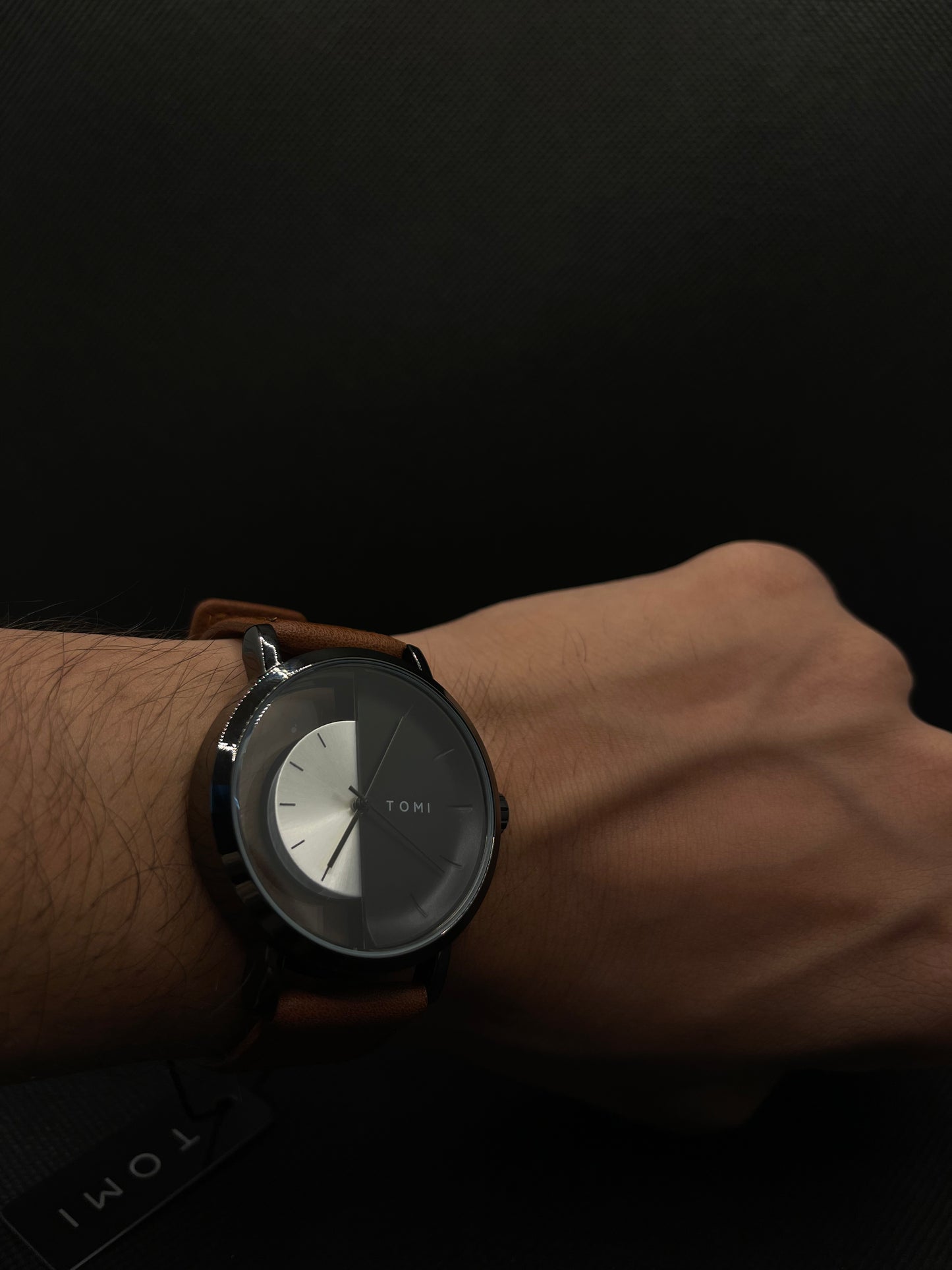 TOMI BRONZE LEATHER STRAP IN TRANSPARENT TWO TONE DIAL