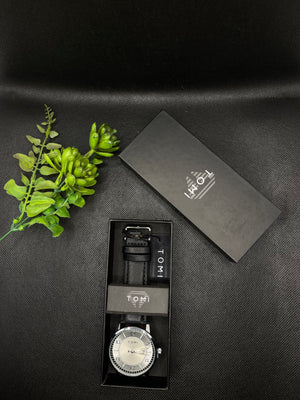 TOMI CLASSIC BLACK LEATHER STRAP IN TWO TONE DIAL WITH DATE