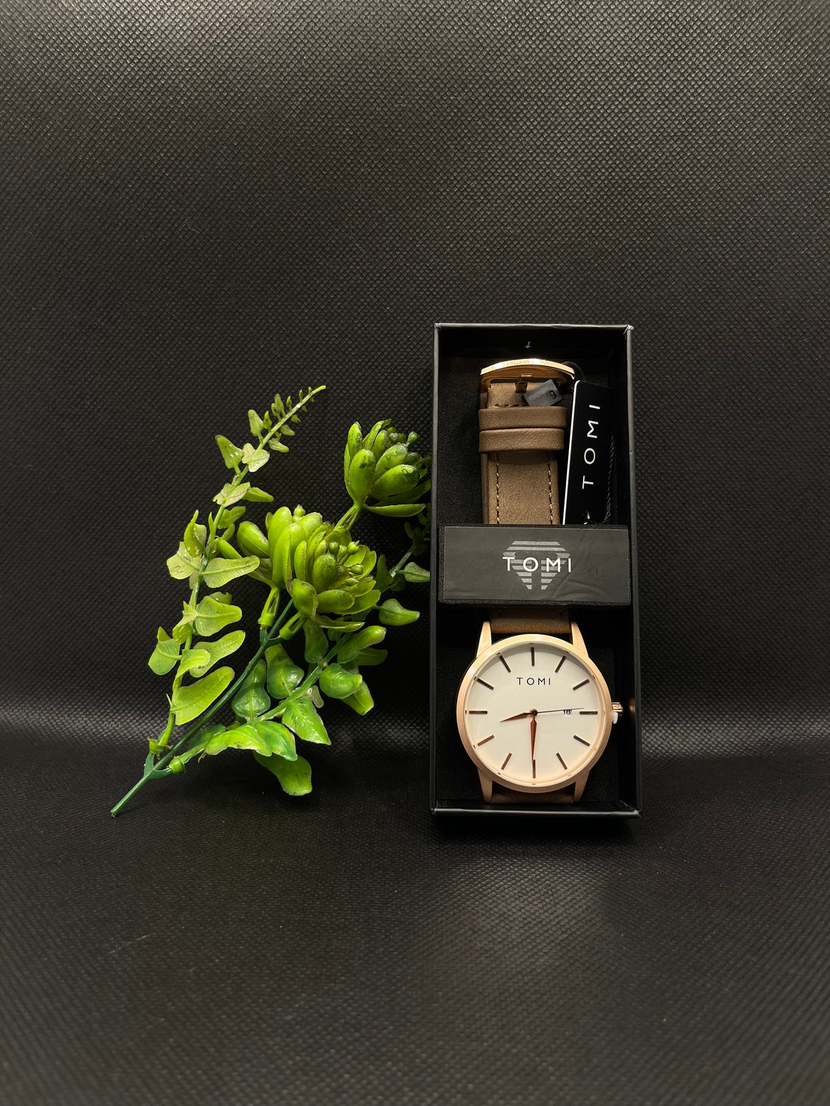 TOMI PREMIUM CHOCO BROWN LEATHER STRAP IN OFF WHITE DIAL WITH DATE