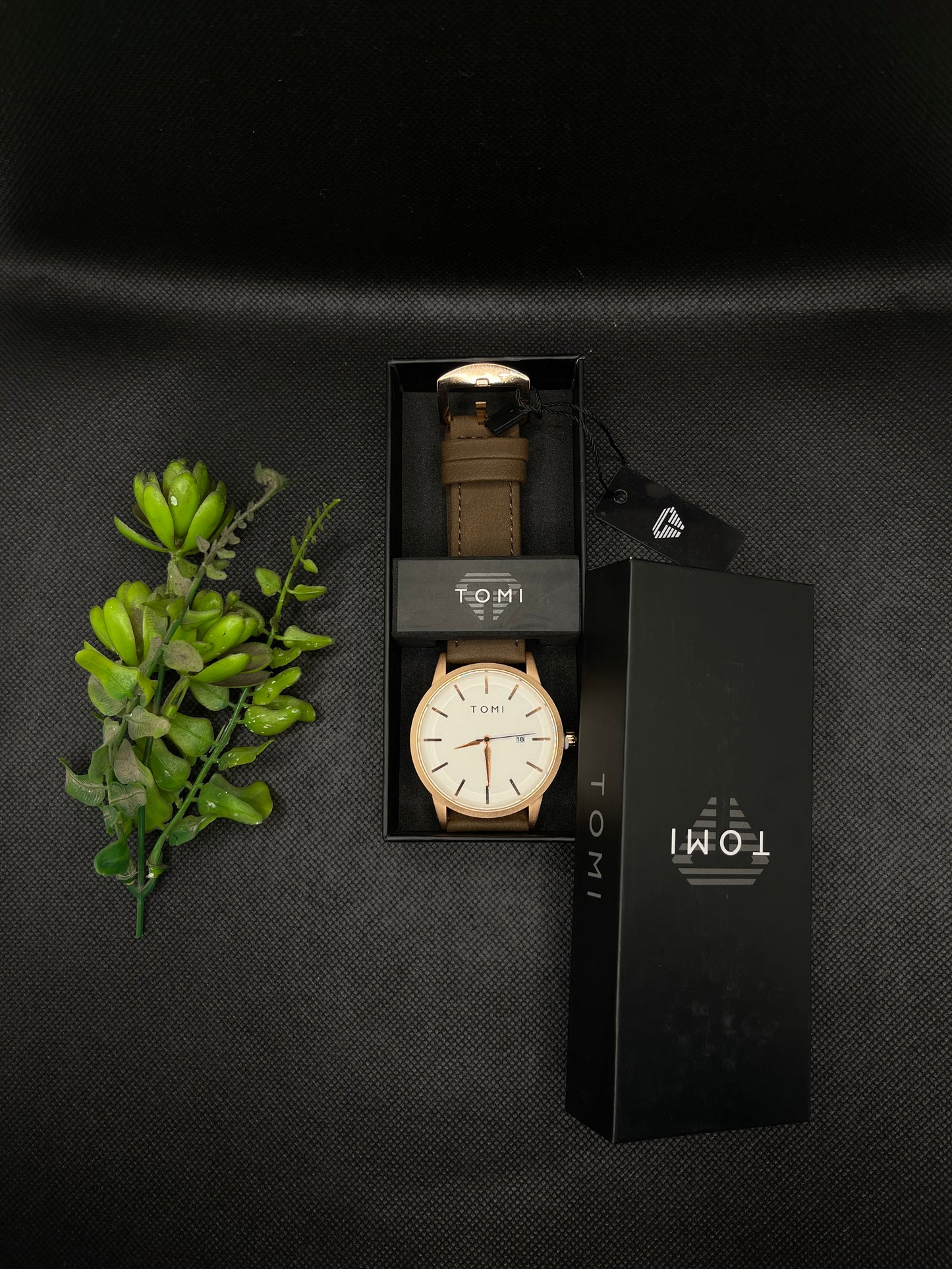 TOMI PREMIUM CHOCO BROWN LEATHER STRAP IN OFF WHITE DIAL WITH DATE