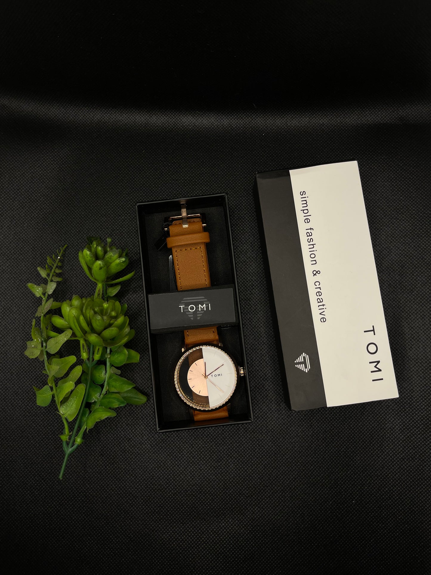 TOMI MUSTRARD LEATHER STRAP IN TRANSPARENT TWO TONE DIAL