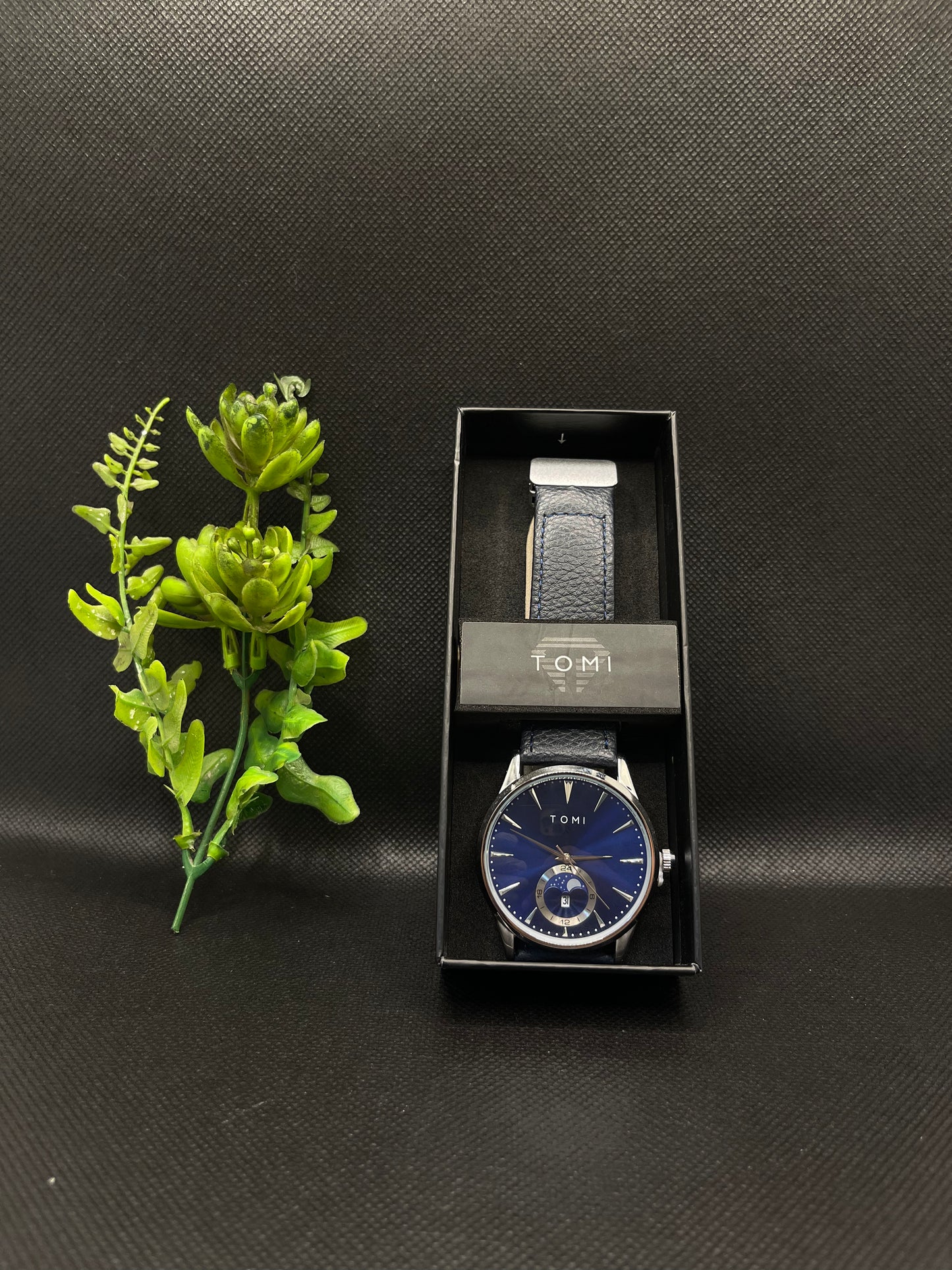 TOMI METALLIC BLUE DIAL WITH BLUE LEATHER STRAP IN MAGNETIC LOCK