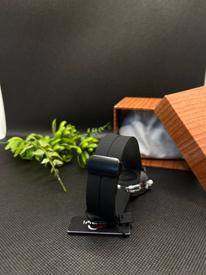 HERYI CASUAL ANALOG DIAL IN COMFORTABLE SILICONE STRAP WITH MAGNETIC LOCK