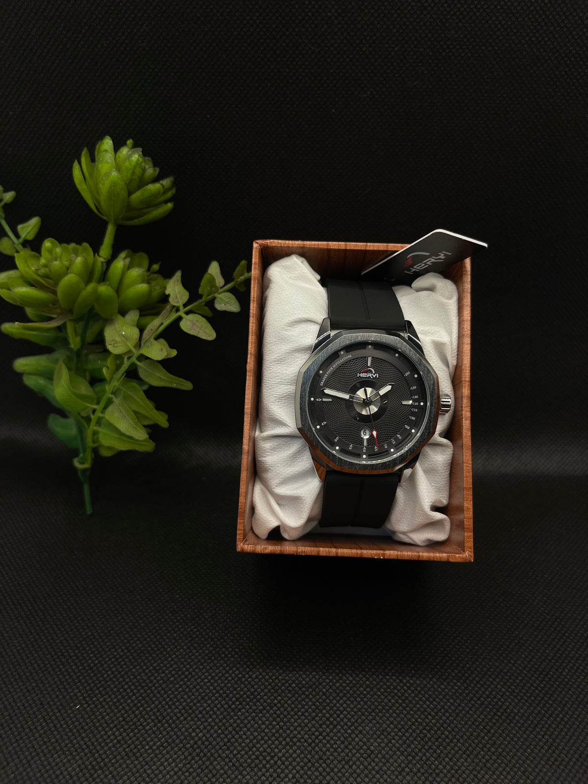 HERYI CASUAL ANALOG DIAL IN COMFORTABLE SILICONE STRAP WITH MAGNETIC LOCK