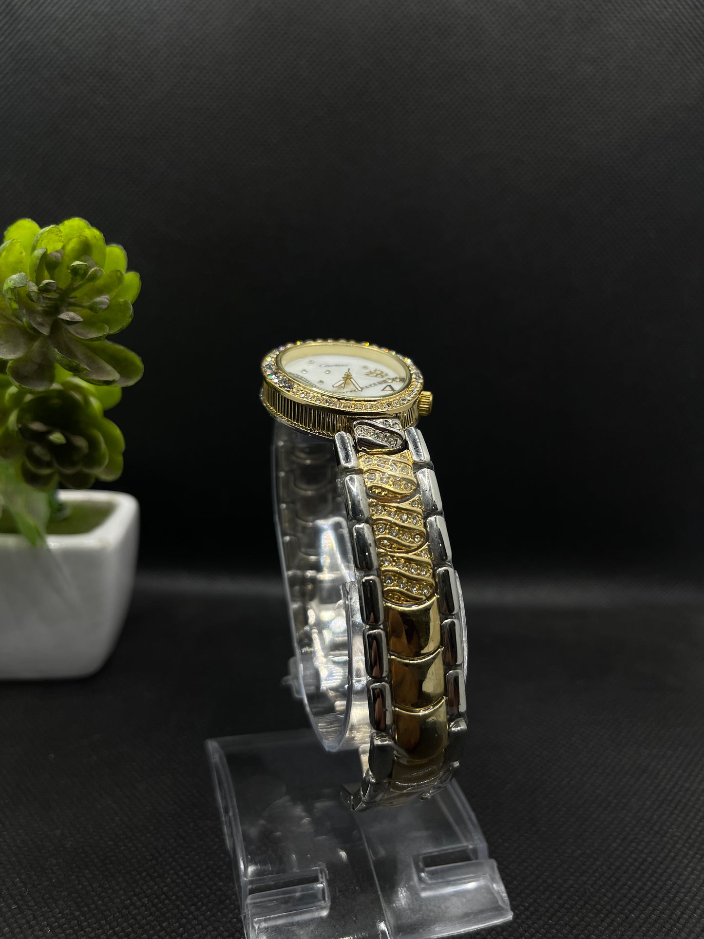 LUXURY WOMEN'S CARTIER CRYSTAL BRACELET WATCH ELEGANT OVAL & RHINESTONE DETAILING