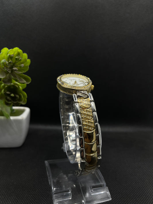 LUXURY WOMEN'S CARTIER CRYSTAL BRACELET WATCH ELEGANT OVAL & RHINESTONE DETAILING