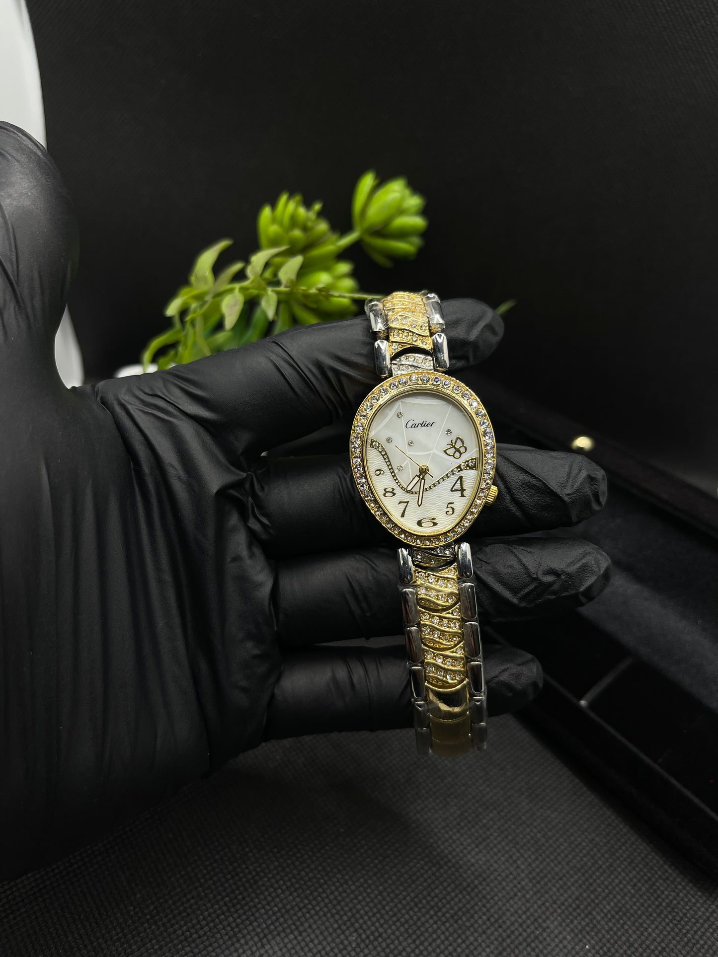 LUXURY WOMEN'S CARTIER CRYSTAL BRACELET WATCH ELEGANT OVAL & RHINESTONE DETAILING