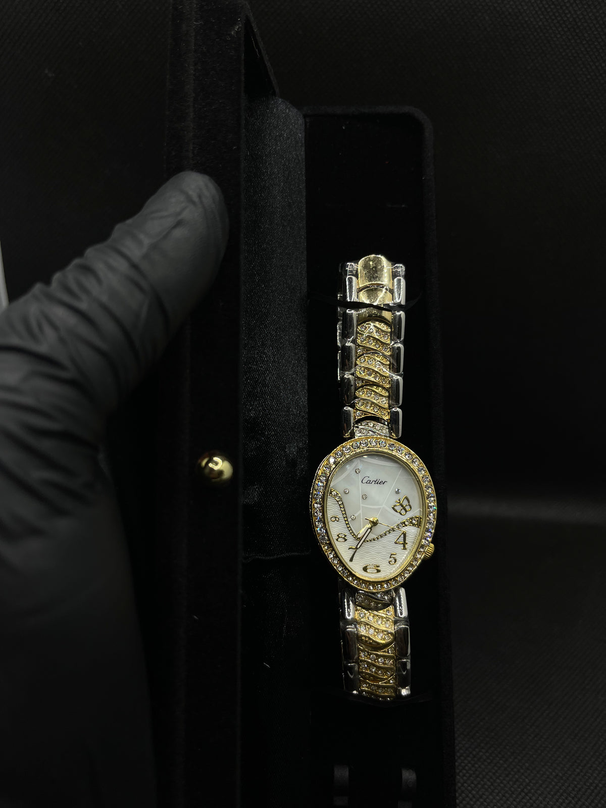 LUXURY WOMEN'S CARTIER CRYSTAL BRACELET WATCH ELEGANT OVAL & RHINESTONE DETAILING