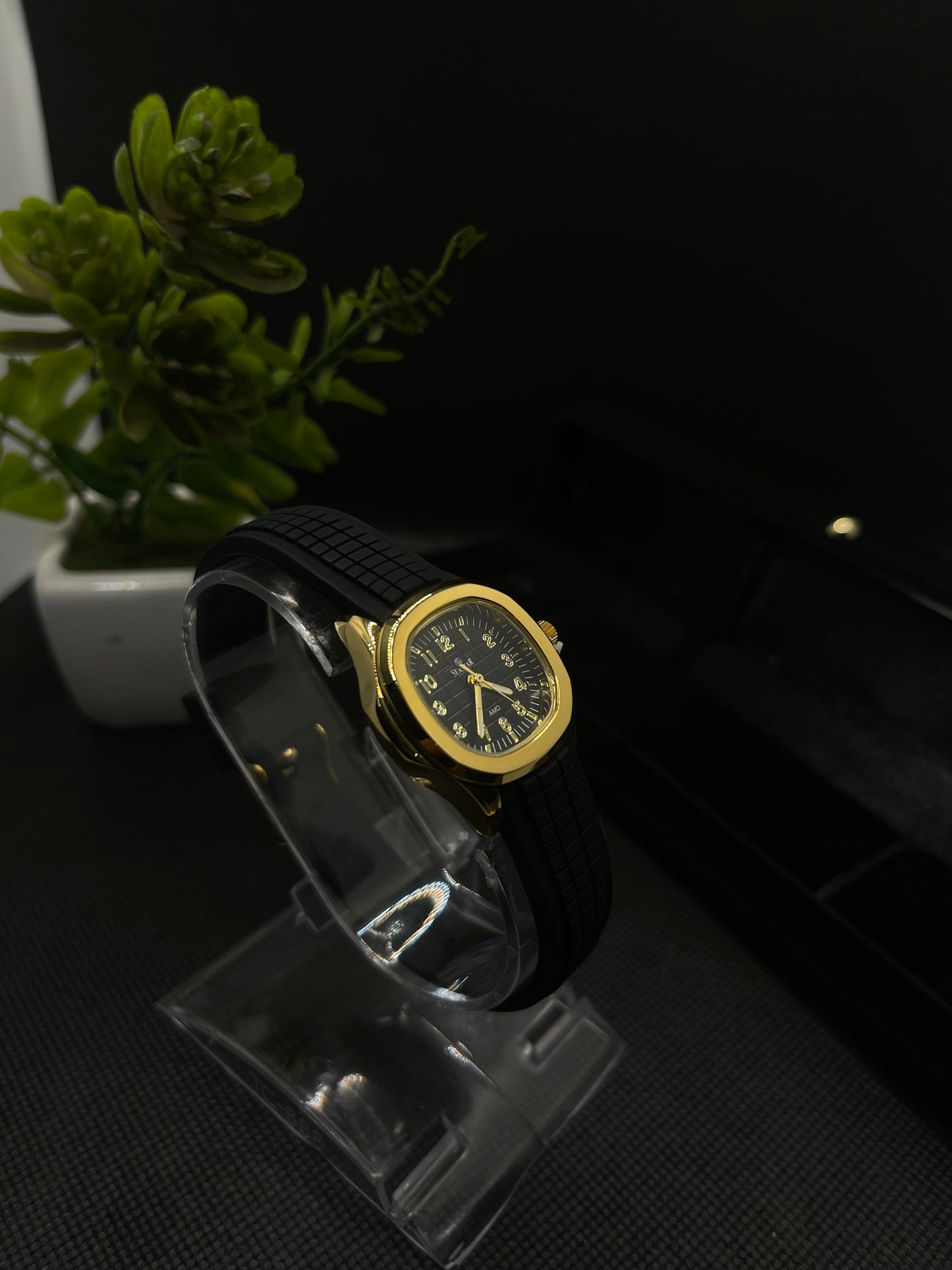 SPORT STYLE BLACK AND GOLD DIAL WITH SILICONE STRAP WATCH FOR WOMEN