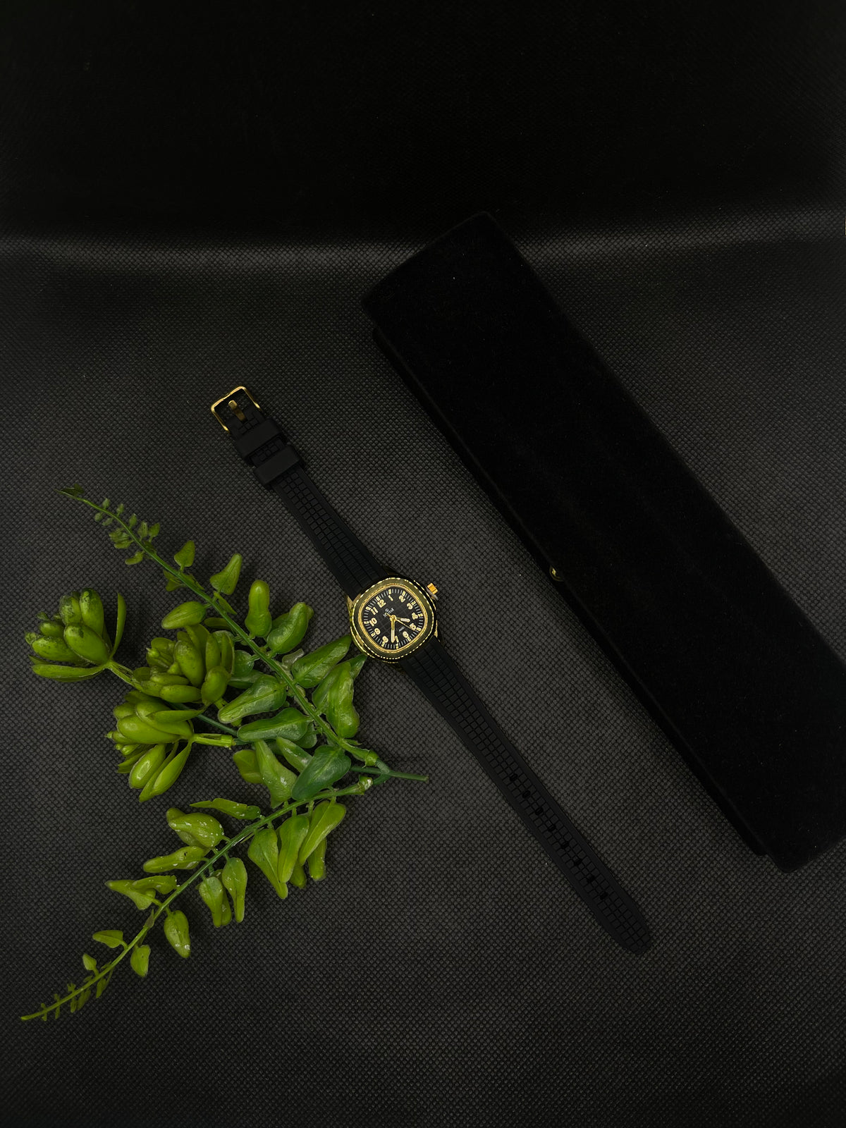 SPORT STYLE BLACK AND GOLD DIAL WITH SILICONE STRAP WATCH FOR WOMEN