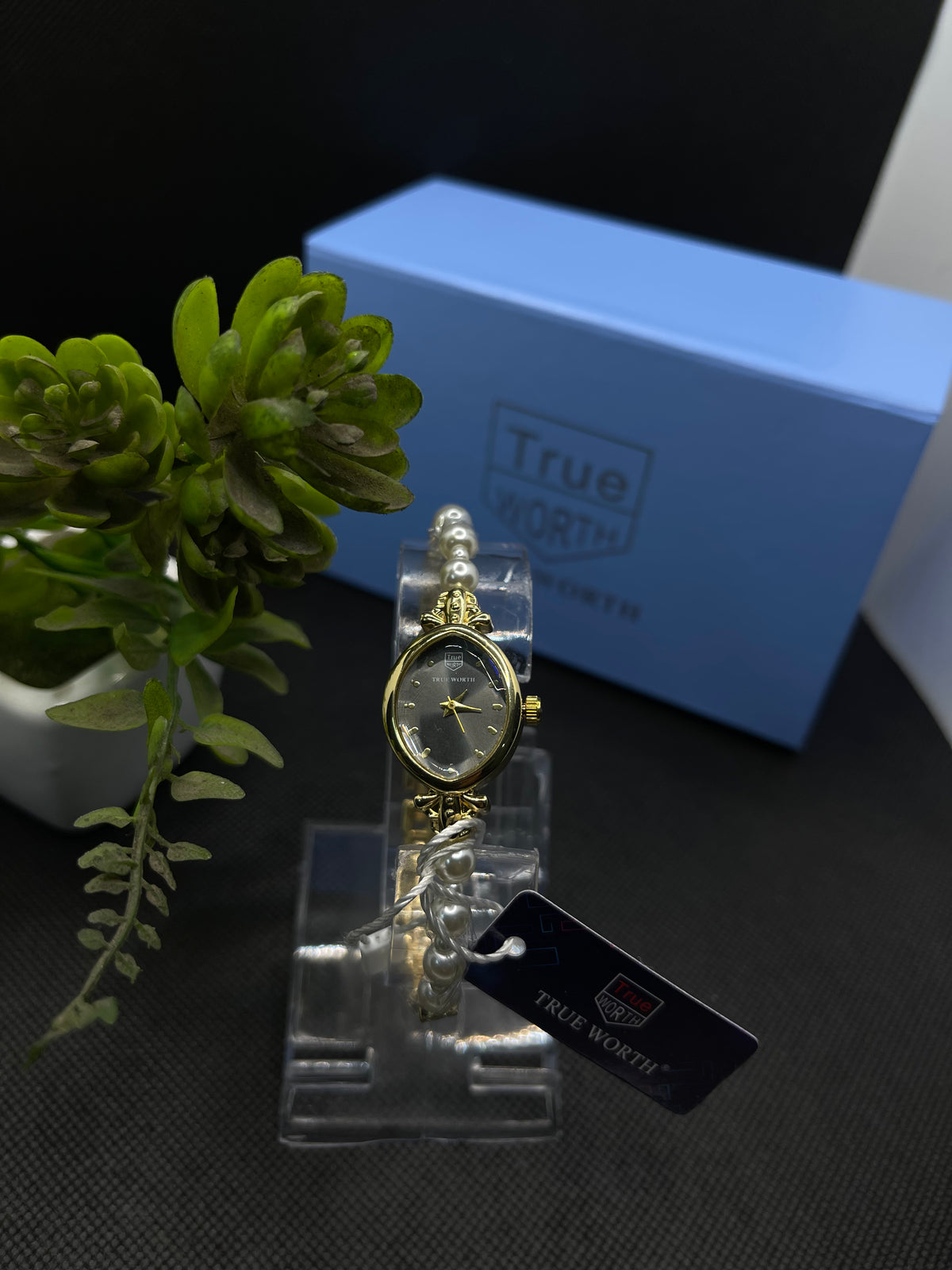 GOLD-TONE CASE AND BLACK DIAL WITH PEARL BRACELET WATCH FOR WOMEN