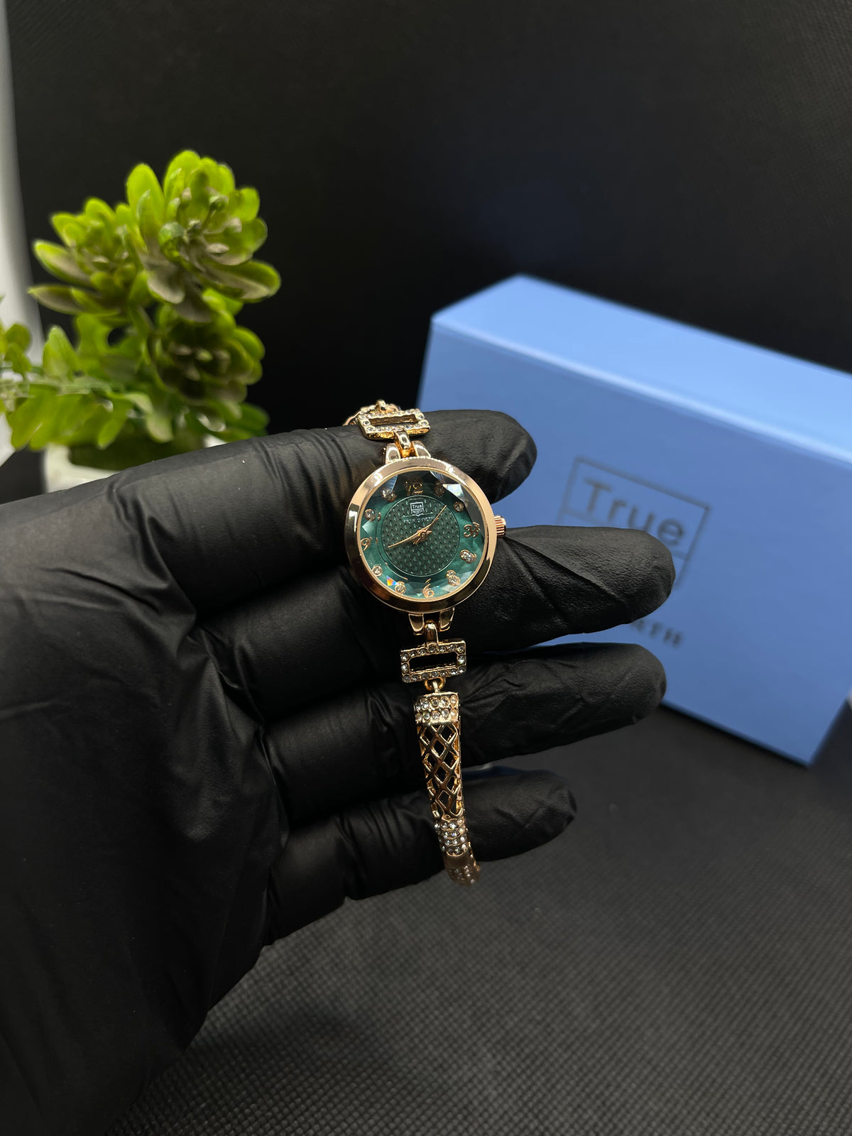 GOLD AND GREEN TONED CASE WITH TEXTURED DIAL WATCH FOR WOMEN