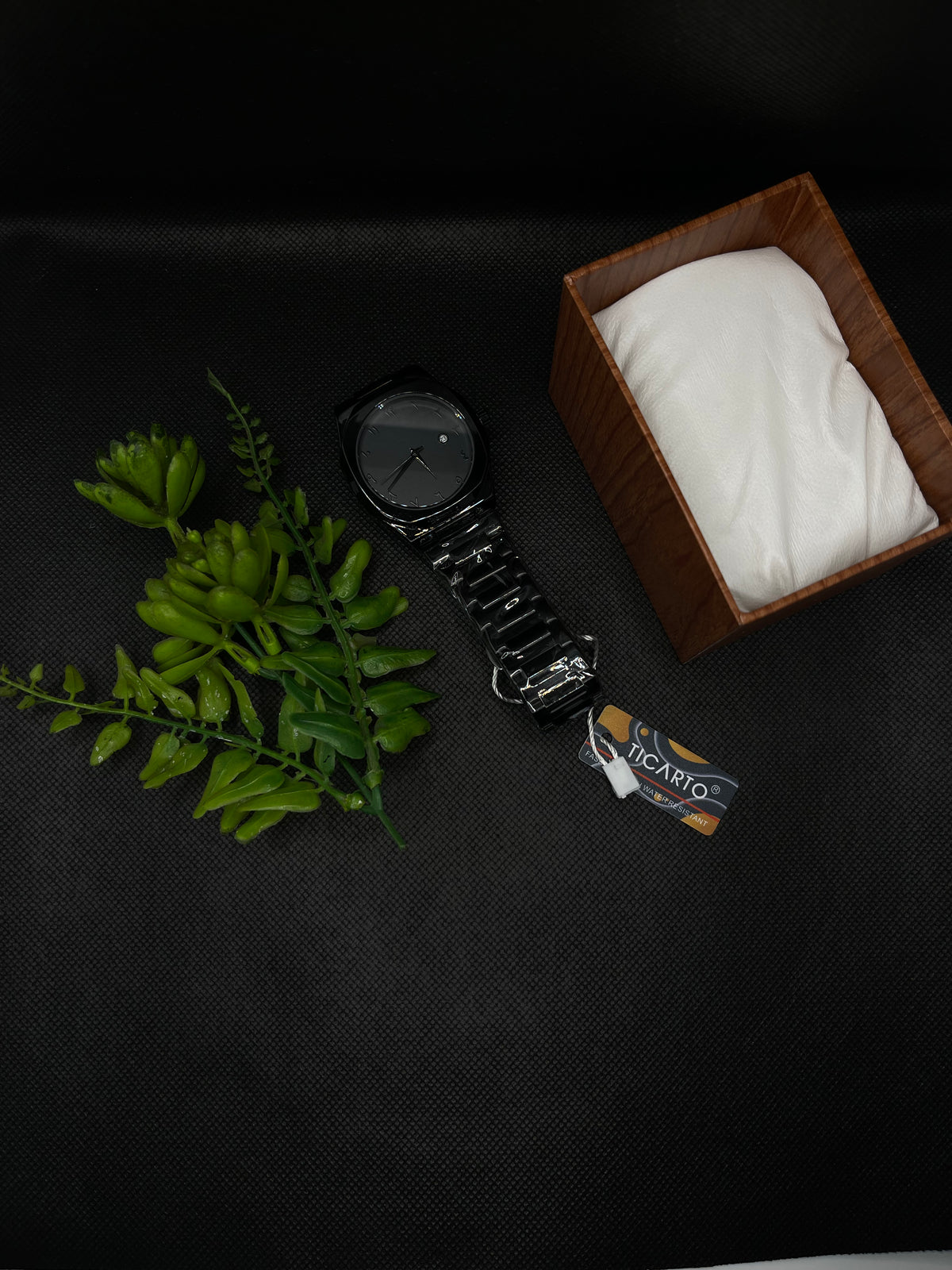 BLACK ARABIC AURA WATCH WITH DATE IN STAINLESS STEEL CHAIN