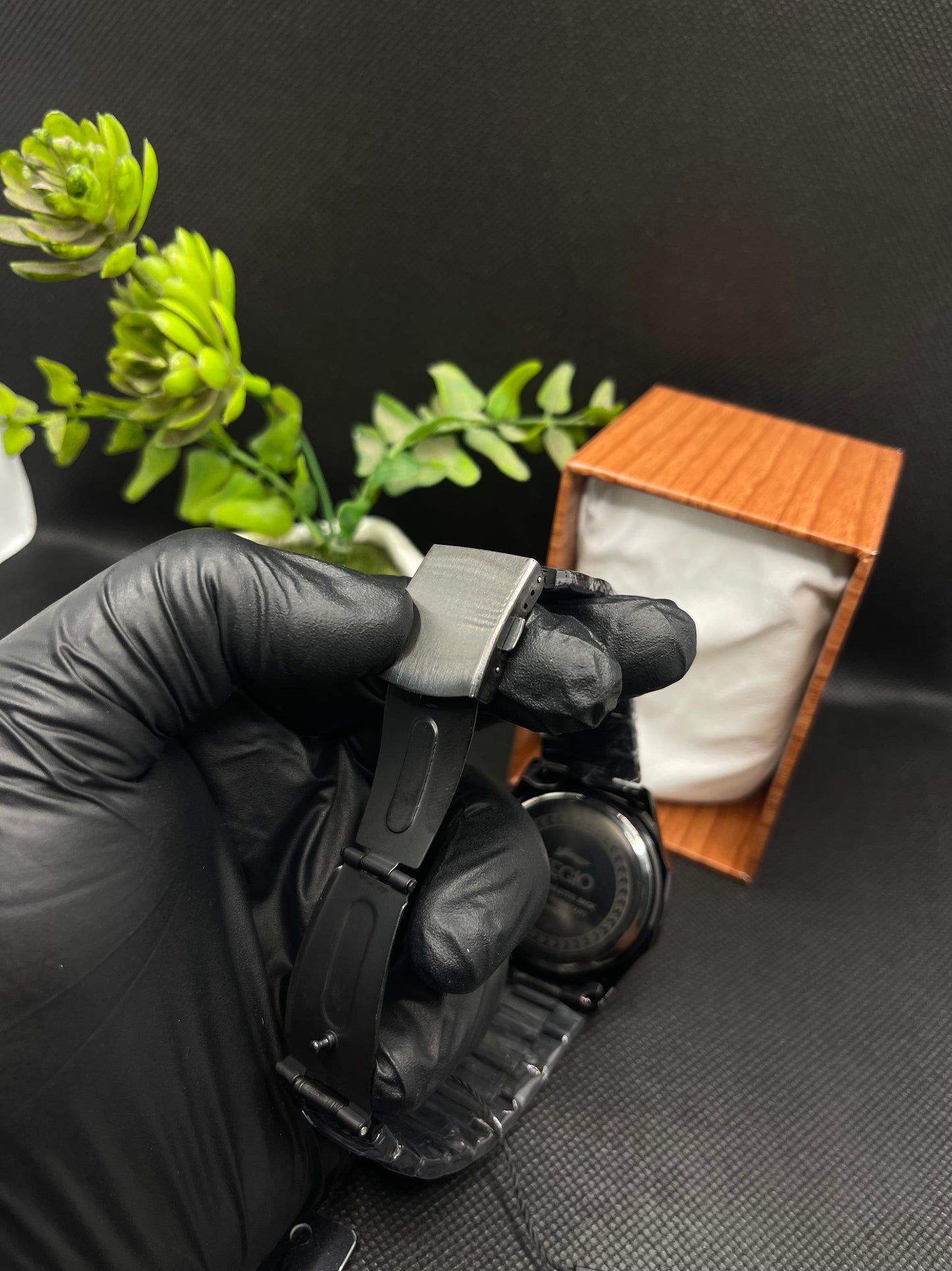 KEGIO UNIQUE SPINNER WHEEL ORANGE DIAL WITH METAL CASE AND STAINLESS STEEL CHAIN