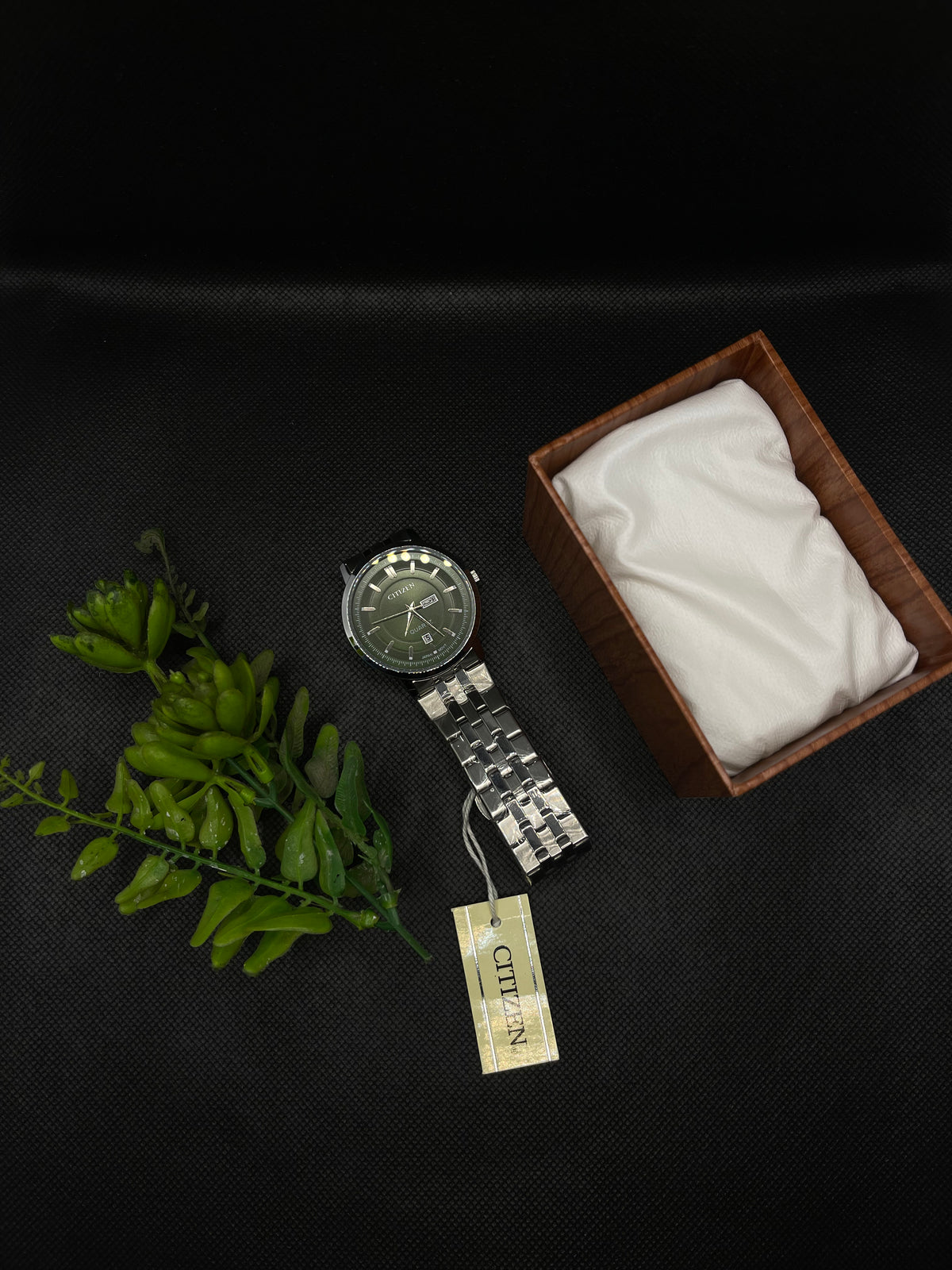 CITIZEN CLASSIC SLIM GREEN DIAL WITH DAY AND DATE IN STAINLESS STEEL