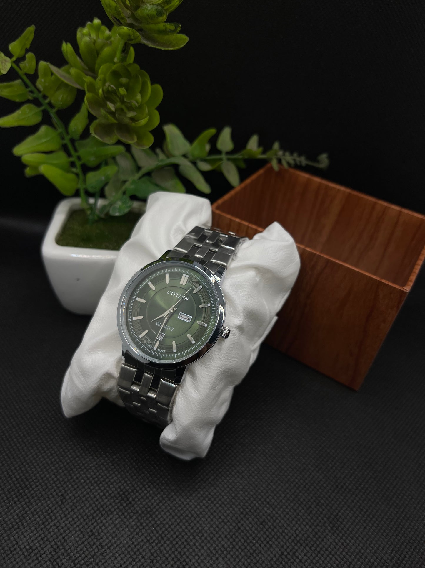 CITIZEN CLASSIC SLIM GREEN DIAL WITH DAY AND DATE IN STAINLESS STEEL