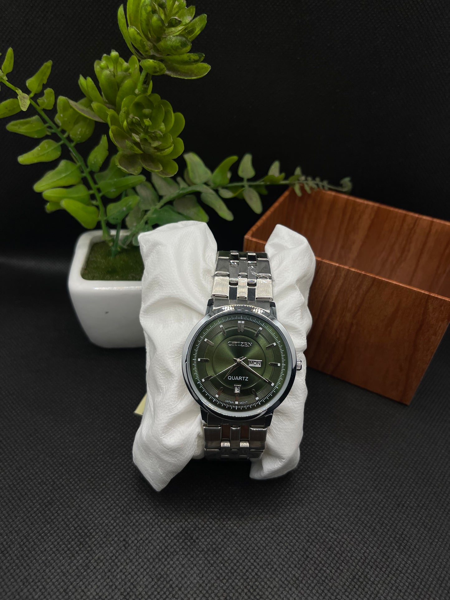 CITIZEN CLASSIC SLIM GREEN DIAL WITH DAY AND DATE IN STAINLESS STEEL