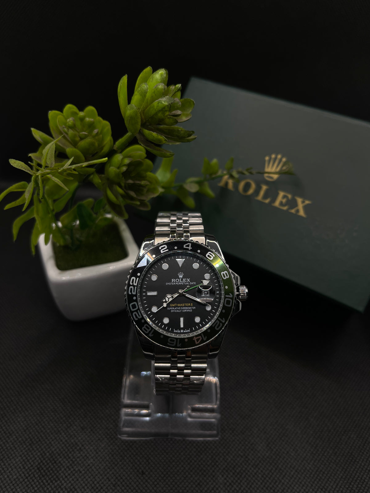 RLX GMT-MASTER WITH BLACK AND GREEN CERACHROM BEZAL AND JUBILEE CHAIN