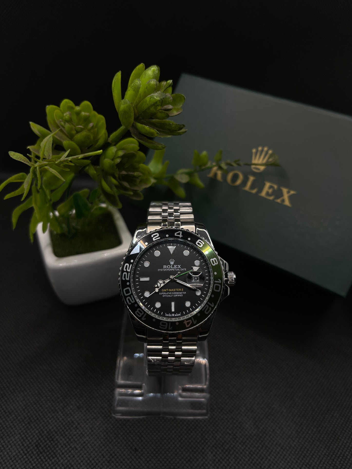 RLX GMT-MASTER WITH BLACK AND GREEN CERACHROM BEZAL AND JUBILEE CHAIN