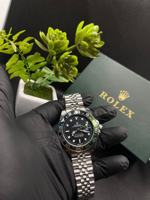 RLX GMT-MASTER WITH BLACK AND GREEN CERACHROM BEZAL AND JUBILEE CHAIN