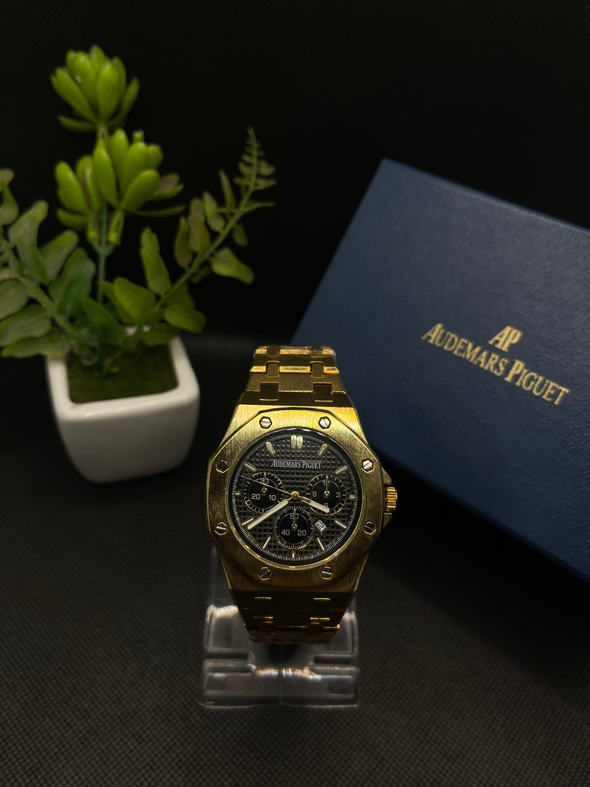 AP BLACK DIAL ROYAL OAK WEIGHTED IN GOLDEN CASE AND CHAIN