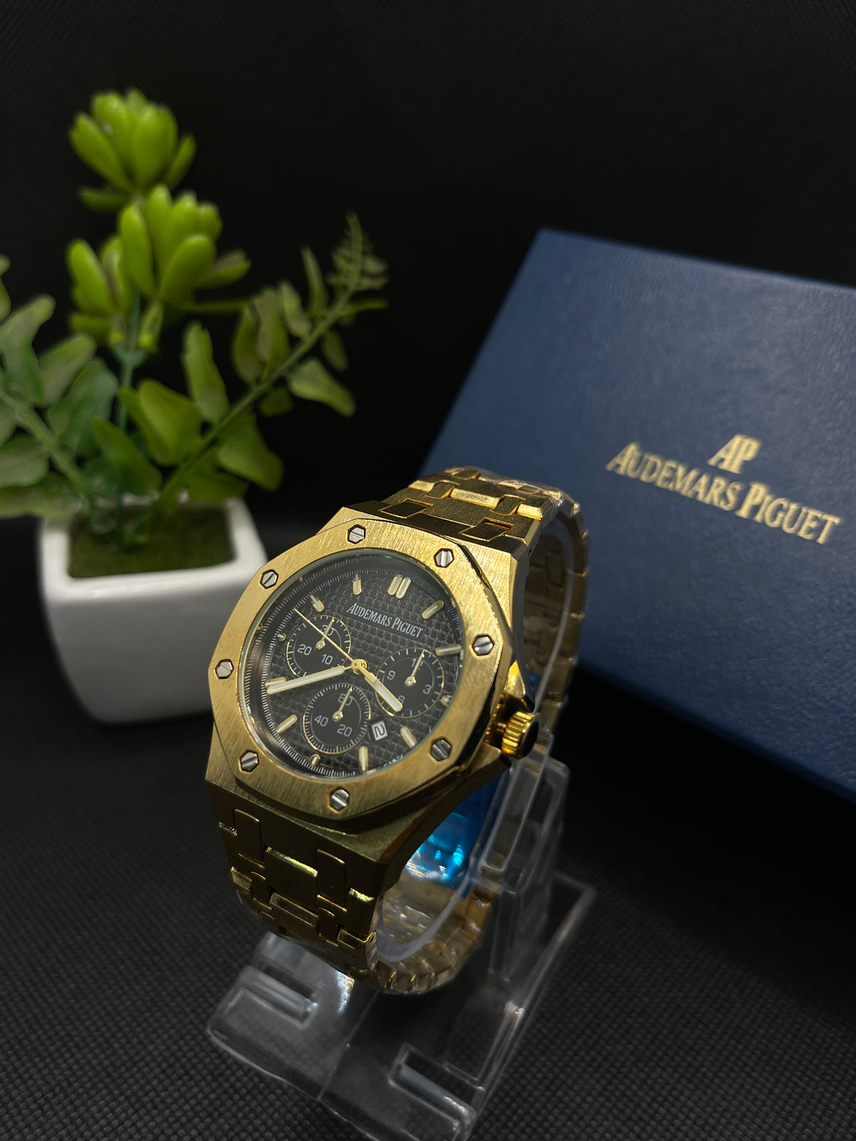 AP BLACK DIAL ROYAL OAK WEIGHTED IN GOLDEN CASE AND CHAIN