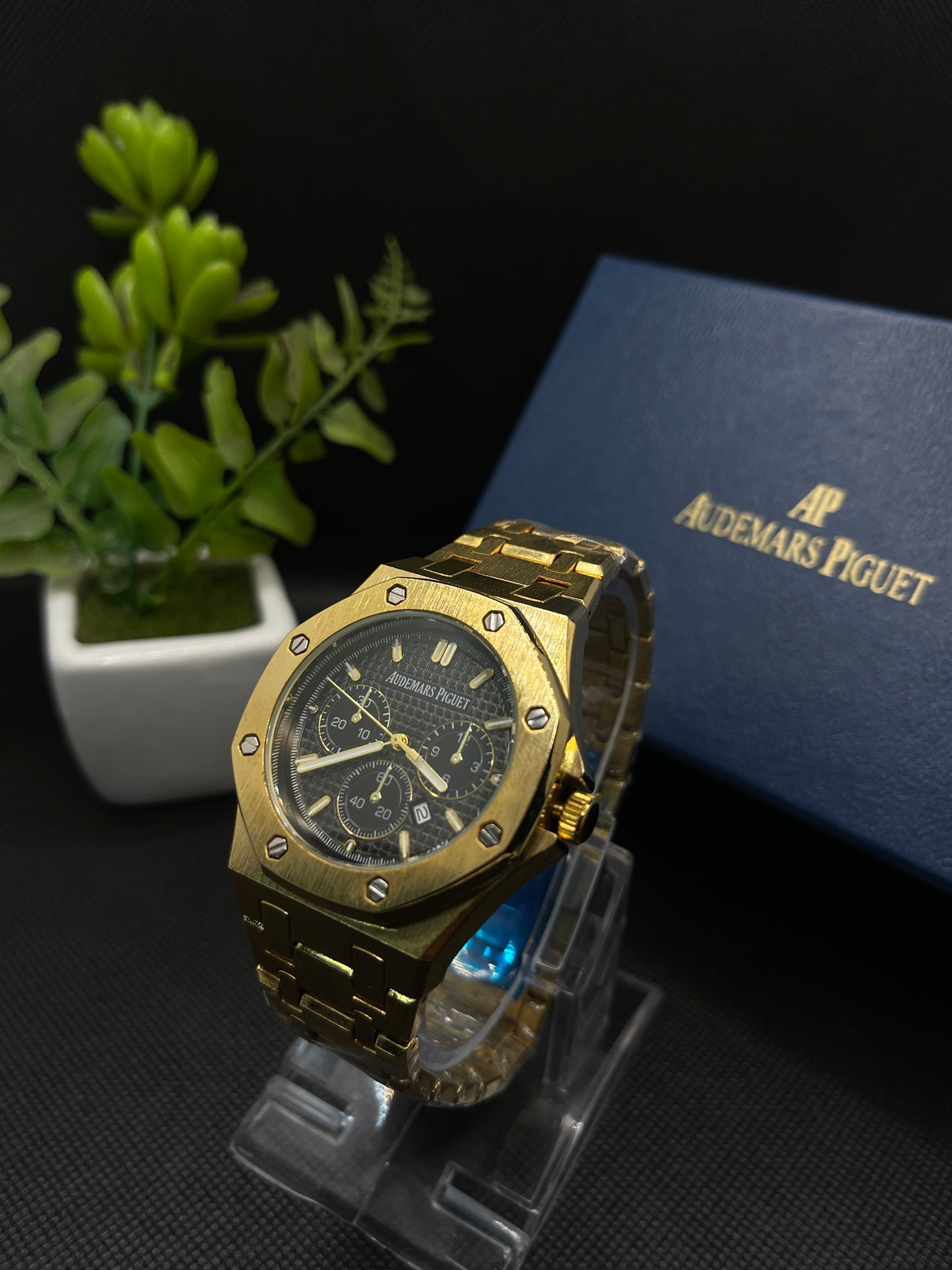 AP BLACK DIAL ROYAL OAK WEIGHTED IN GOLDEN CASE AND CHAIN