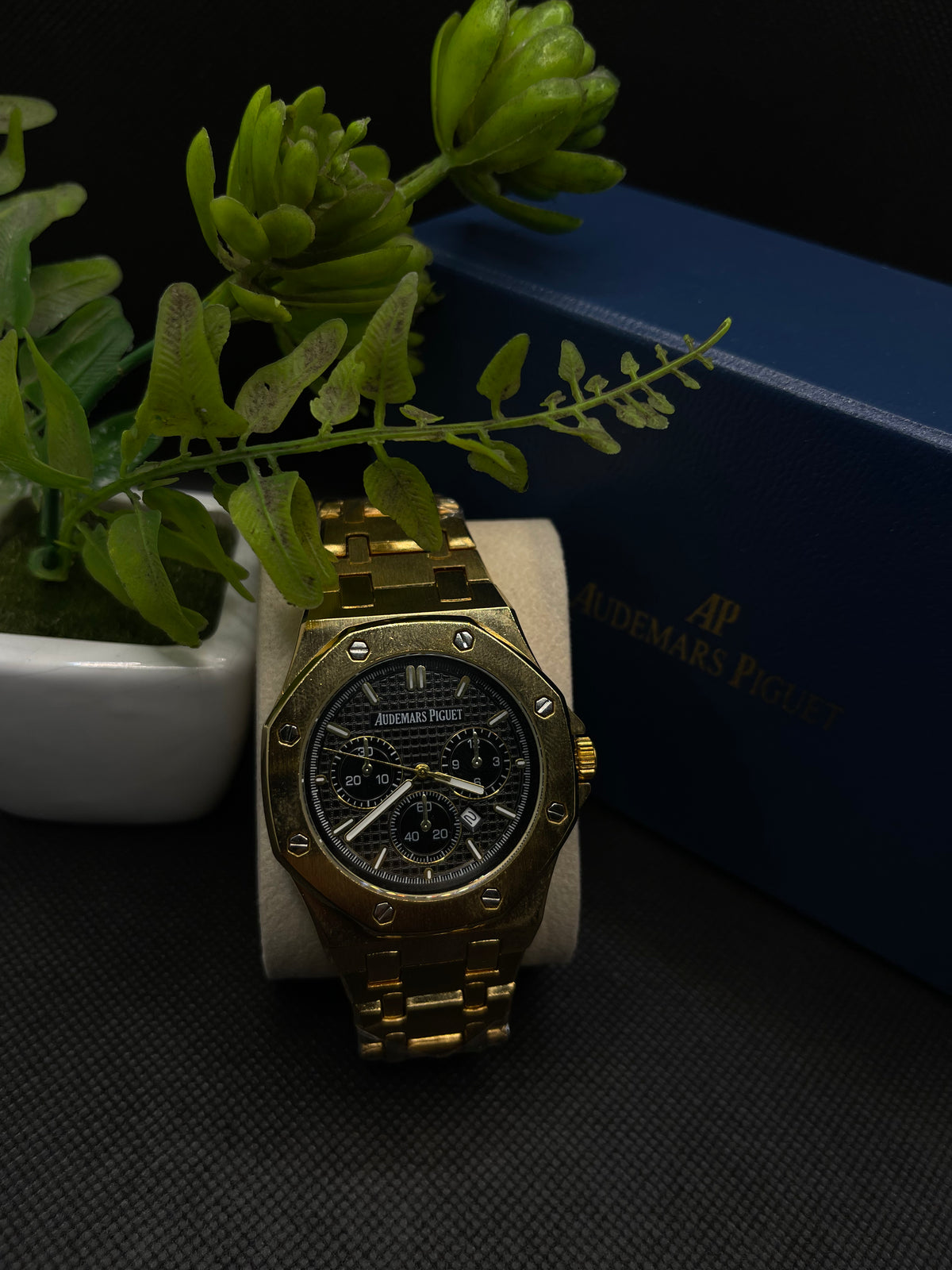 AP BLACK DIAL ROYAL OAK WEIGHTED IN GOLDEN CASE AND CHAIN