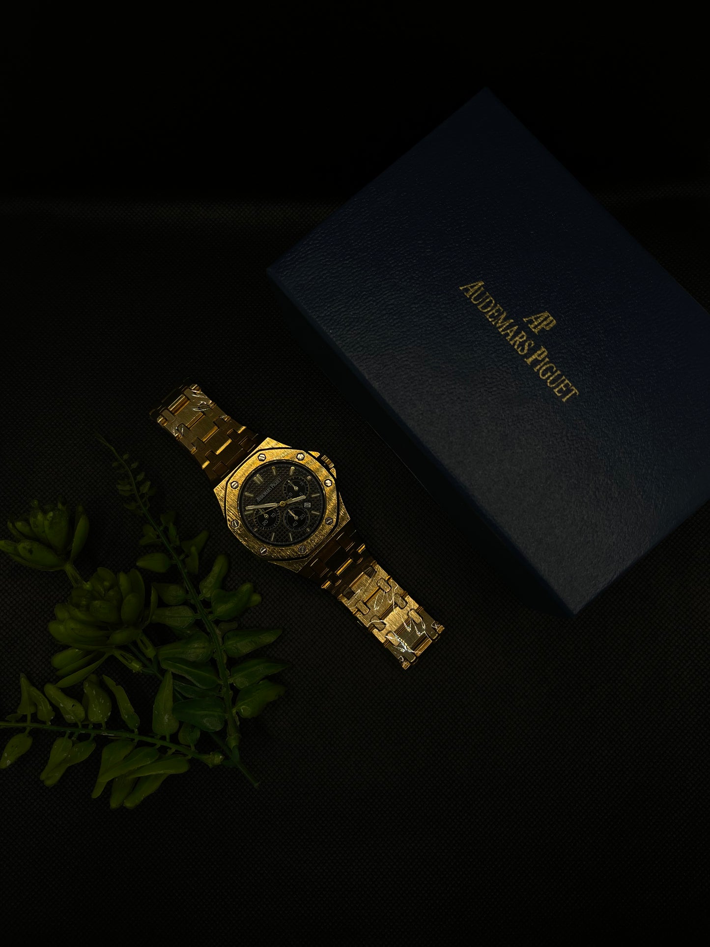 AP BLACK DIAL ROYAL OAK WEIGHTED IN GOLDEN CASE AND CHAIN