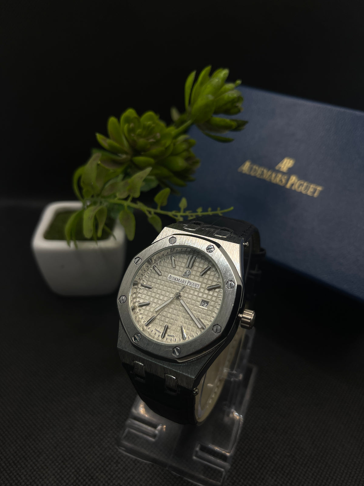 AP WHITE DIAL ROYAL OAK WITH DATE IN PREMIUM BLACK LEATHER STRAP