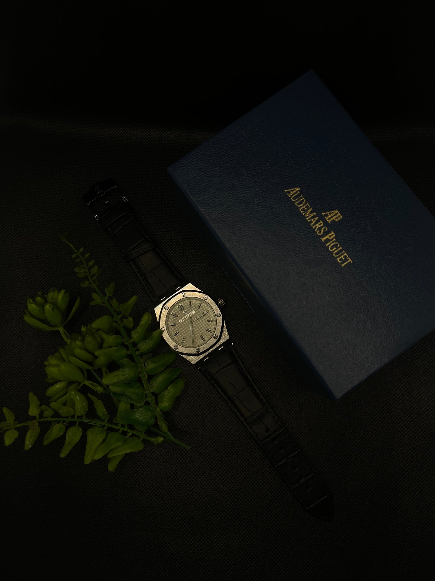 AP WHITE DIAL ROYAL OAK WITH DATE IN PREMIUM BLACK LEATHER STRAP