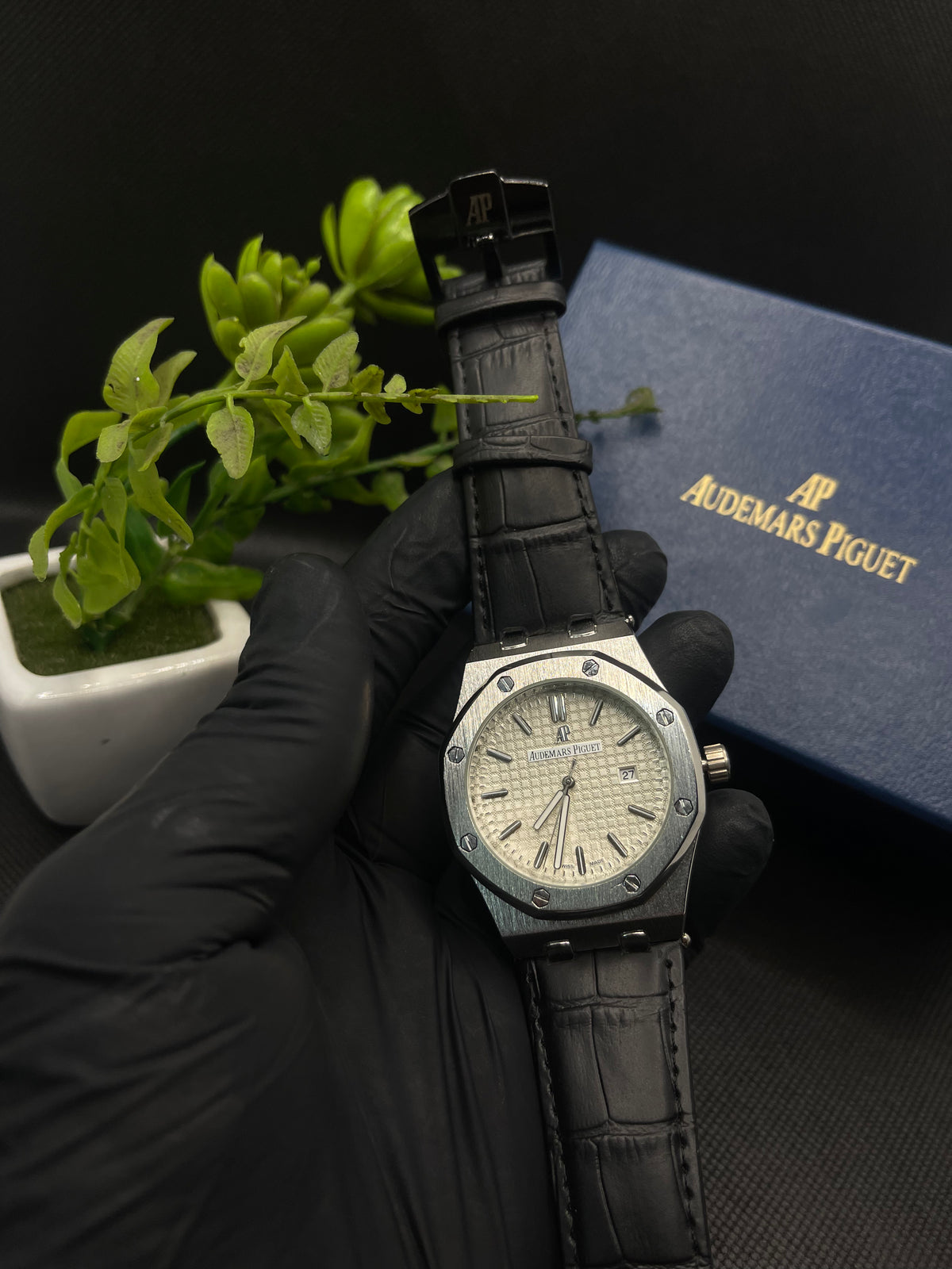 AP WHITE DIAL ROYAL OAK WITH DATE IN PREMIUM BLACK LEATHER STRAP