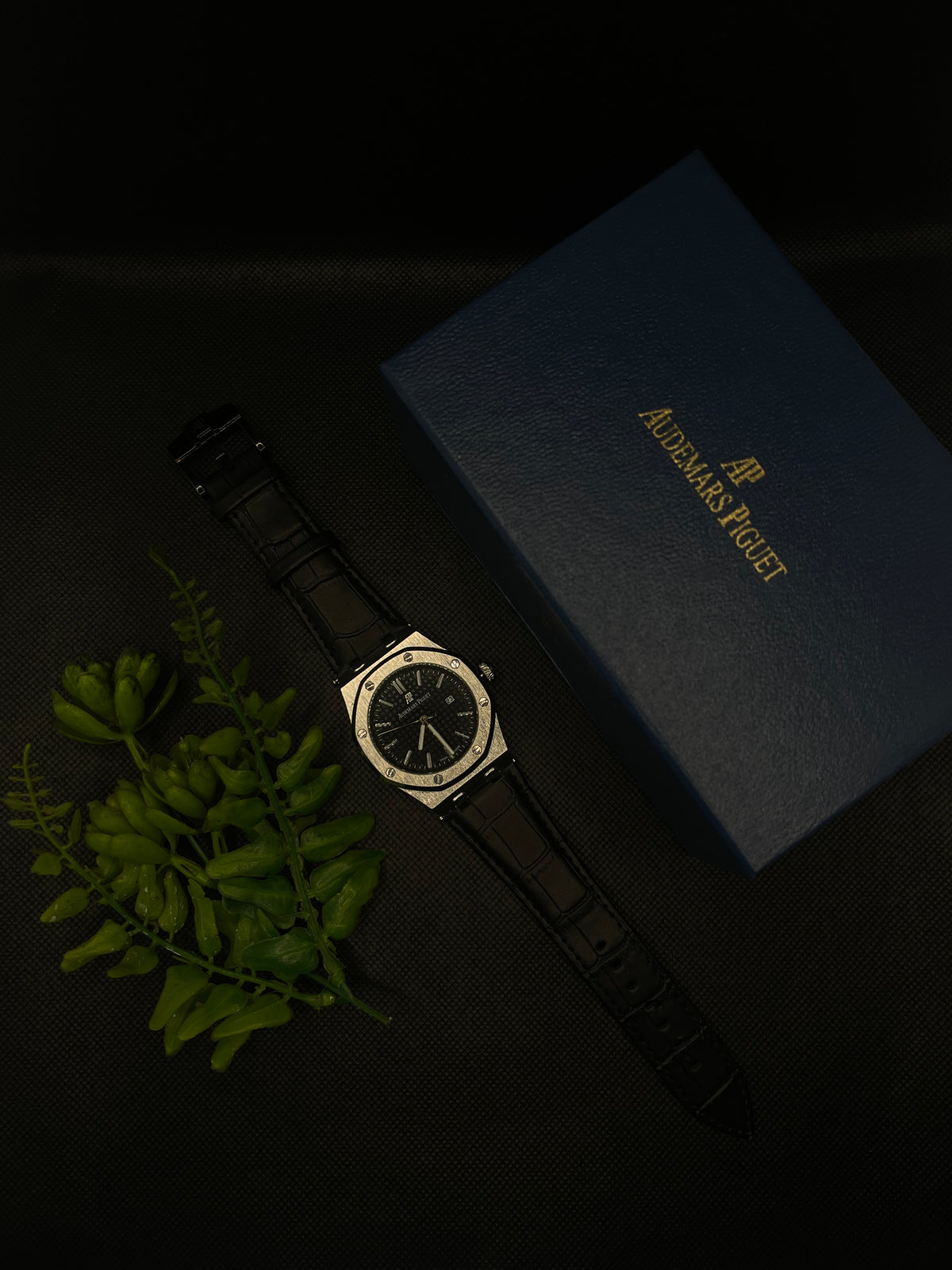 AP BLACK DIAL ROYAL OAK WITH DATE IN PREMIUM BLACK LEATHER STRAP