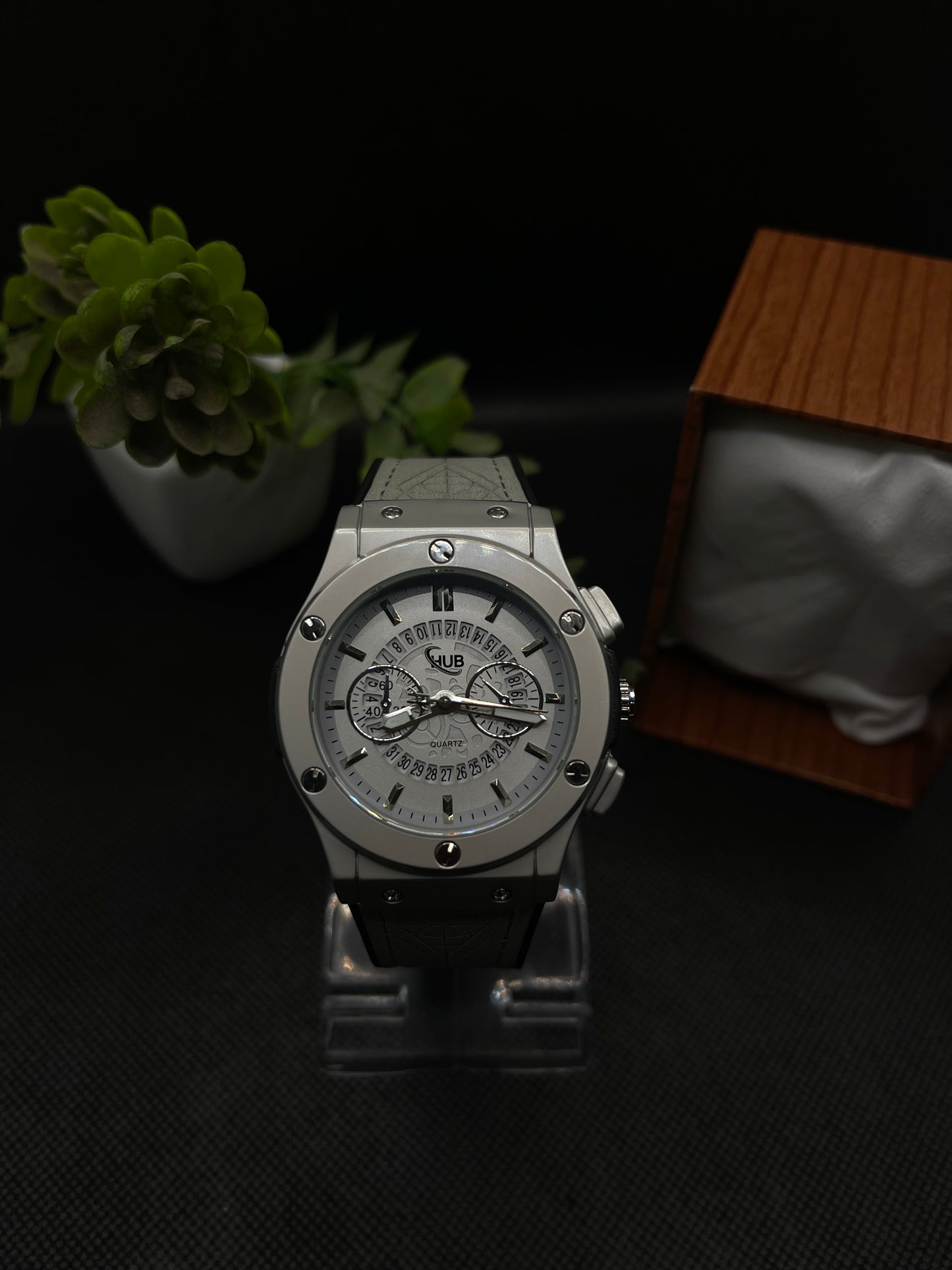 HB CLASSIC FUSION CHRONOGRAPH WITH DATE IN SILVER STRAP