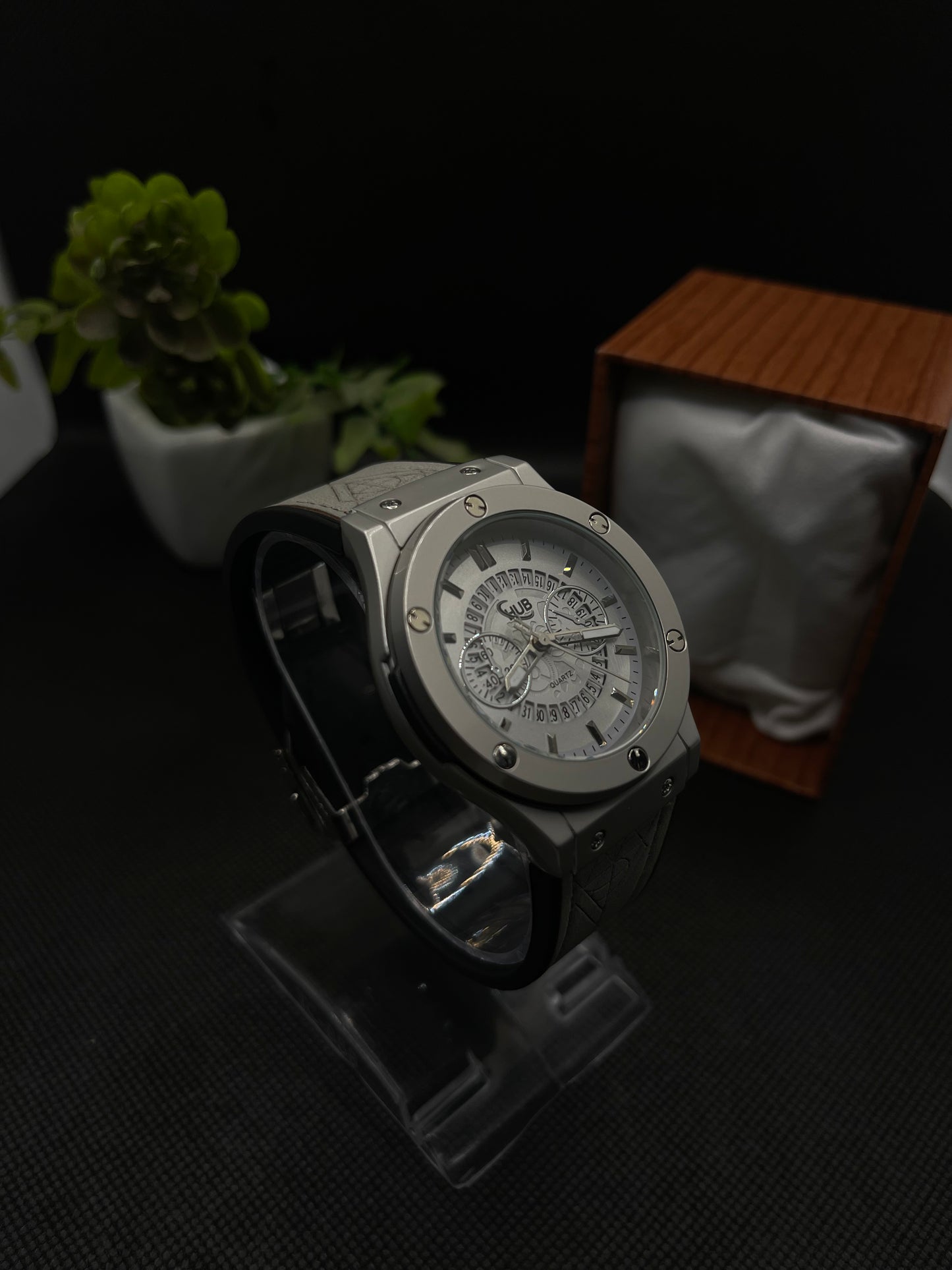 HB CLASSIC FUSION CHRONOGRAPH WITH DATE IN SILVER STRAP