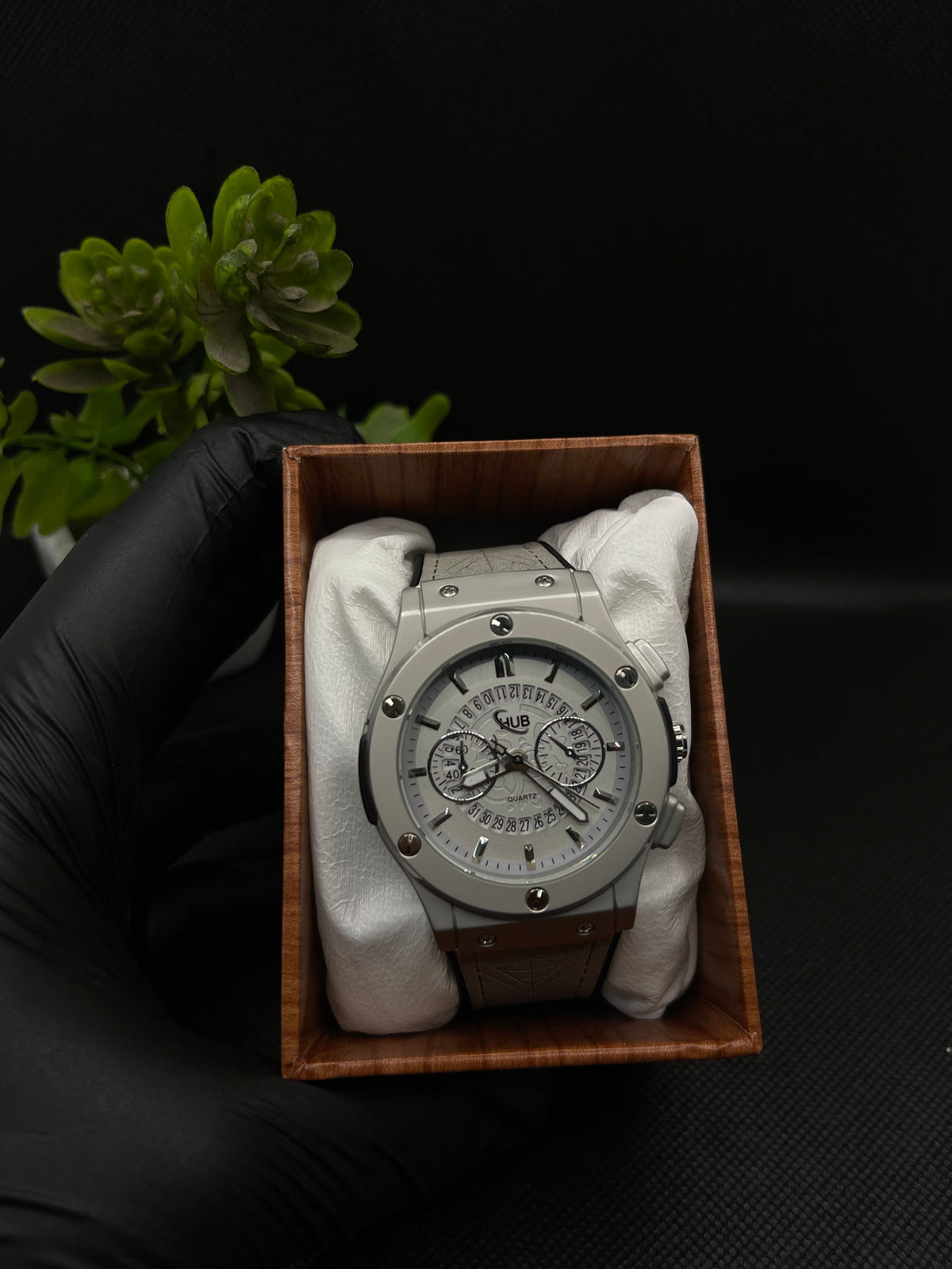 HB CLASSIC FUSION CHRONOGRAPH WITH DATE IN SILVER STRAP