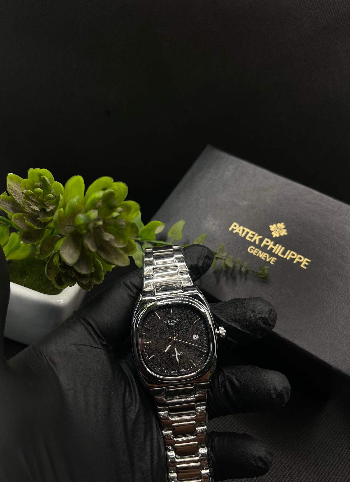 PP GENEVE BLACK TEXTURE DIAL WITH DATE IN SILVER STAINLESS STEEL STRAP