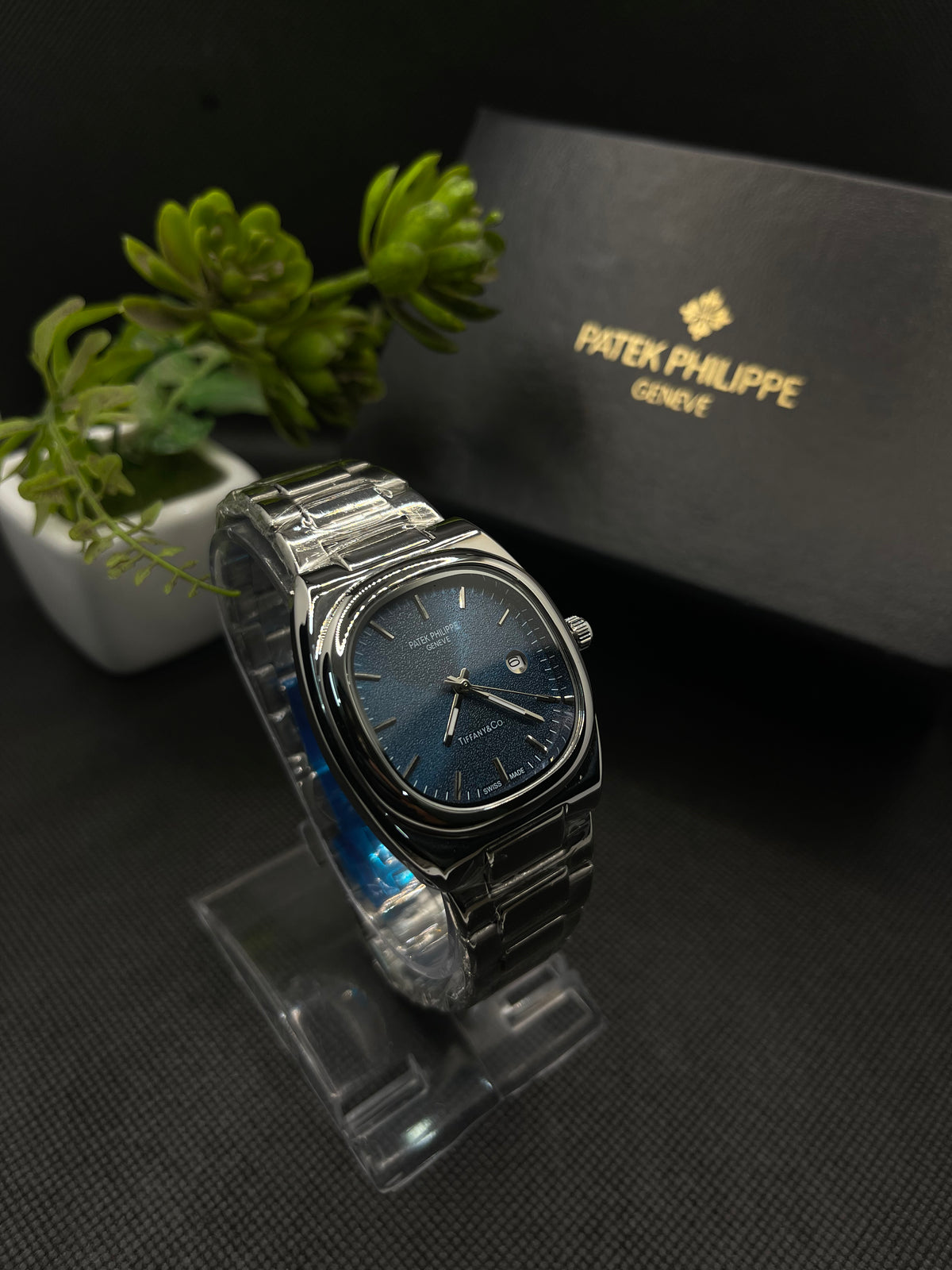 PP GENEVE BLUE TEXTURE DIAL WITH DATE IN SILVER STAINLESS STEEL STRAP