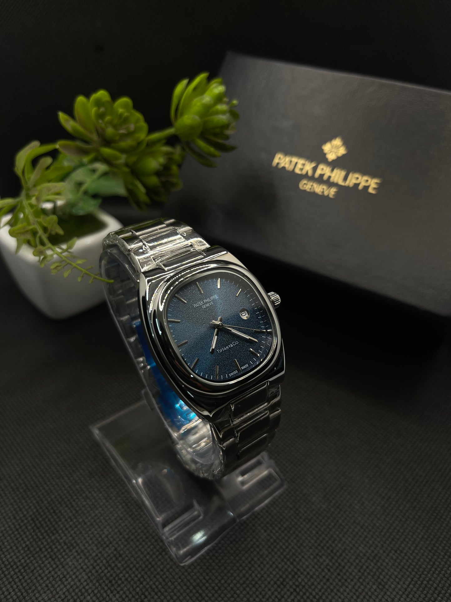 PP GENEVE BLUE TEXTURE DIAL WITH DATE IN SILVER STAINLESS STEEL STRAP