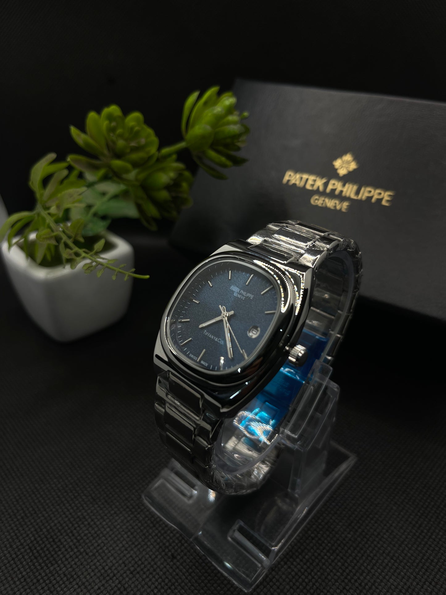 PP GENEVE BLUE TEXTURE DIAL WITH DATE IN SILVER STAINLESS STEEL STRAP